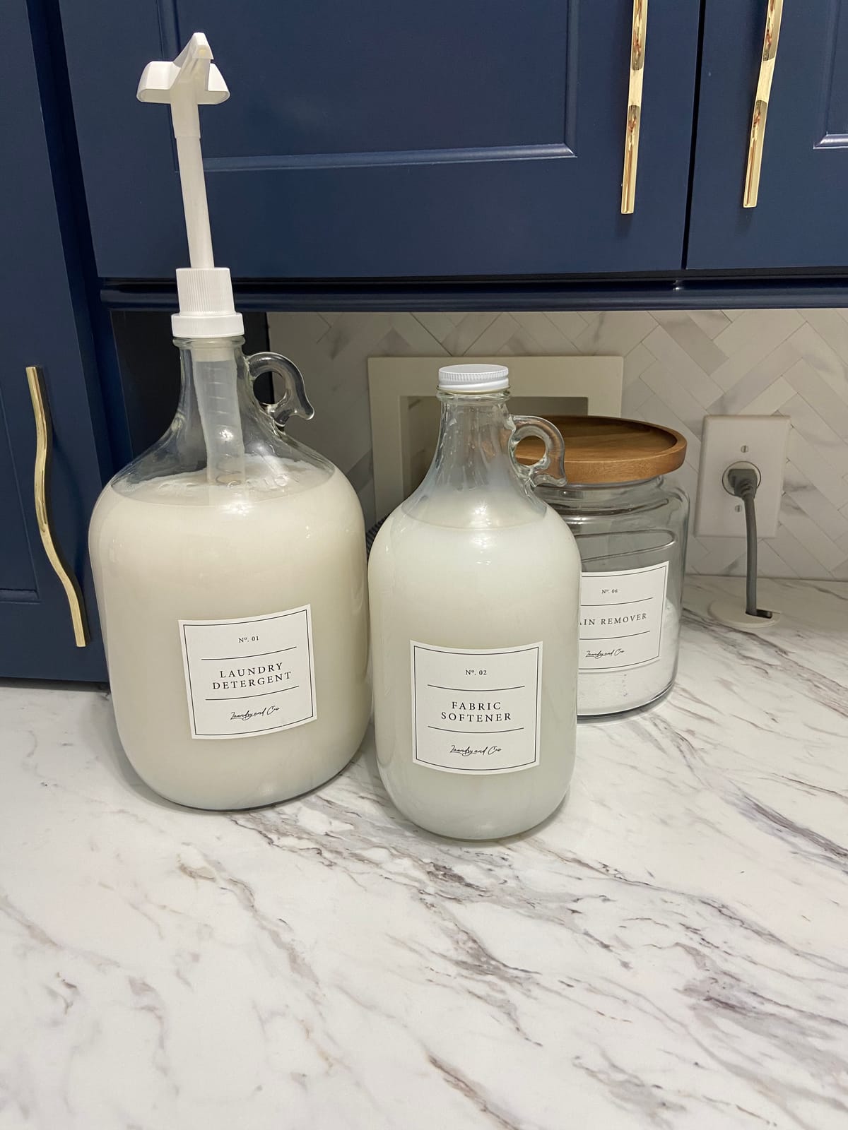Kombucha Brooklyn 13-DXKS-HM6G Growler, Clear Glass Half-Gallon (64oz) with lid customer photo 2