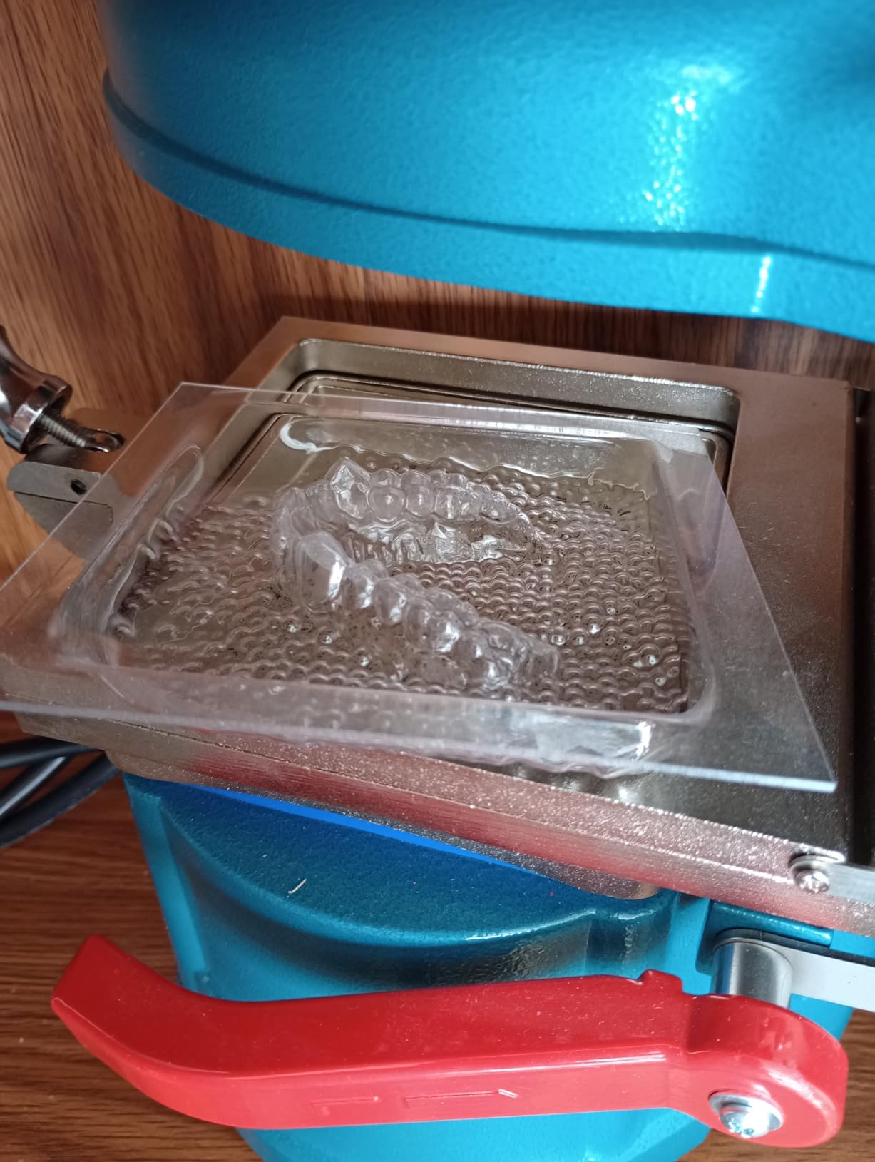 Quick and Easy Portable Dental Vacuum Forming/Molding Machine customer photo 1