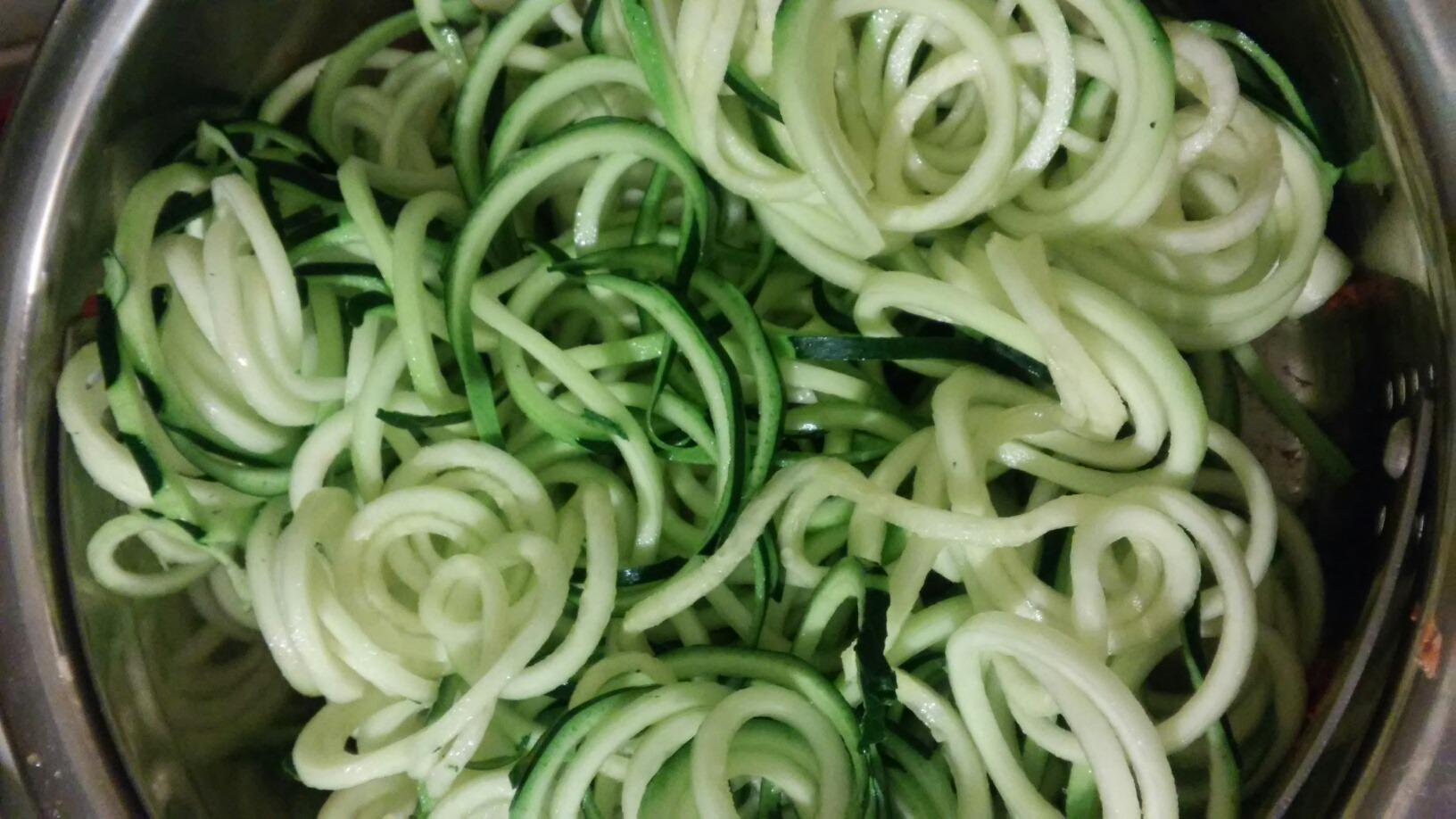 Spiralizer 7-Blade Vegetable Slicer, Strongest-and-Heaviest Spiral Slicer, Best Veggie Pasta Spaghetti Maker for Keto/Paleo/Non-Gluten, Comes with 4 Recipe Ebooks customer photo 1