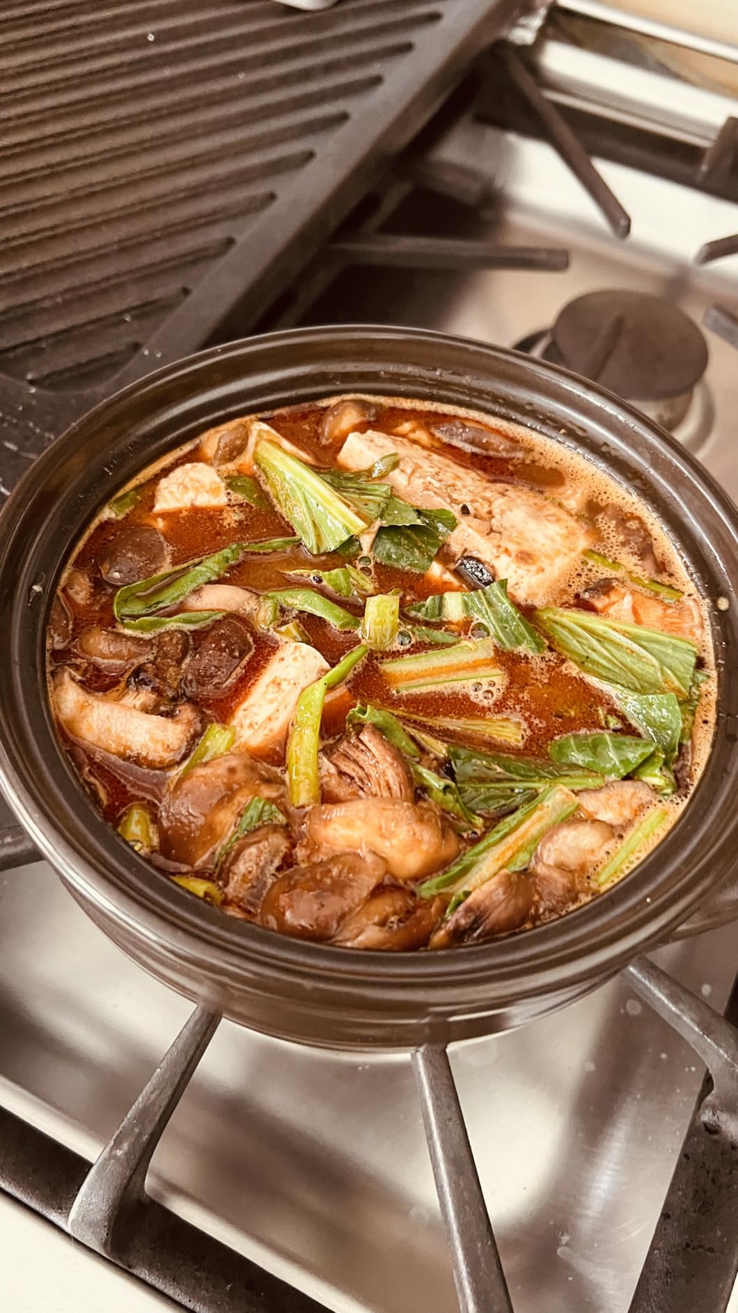 Crazy Korean Cooking Korean Stone Bowl (Dolsot), Sizzling Hot Pot for Bibimbap and Soup - Premium Ceramic (Medium with Lid) customer photo 1