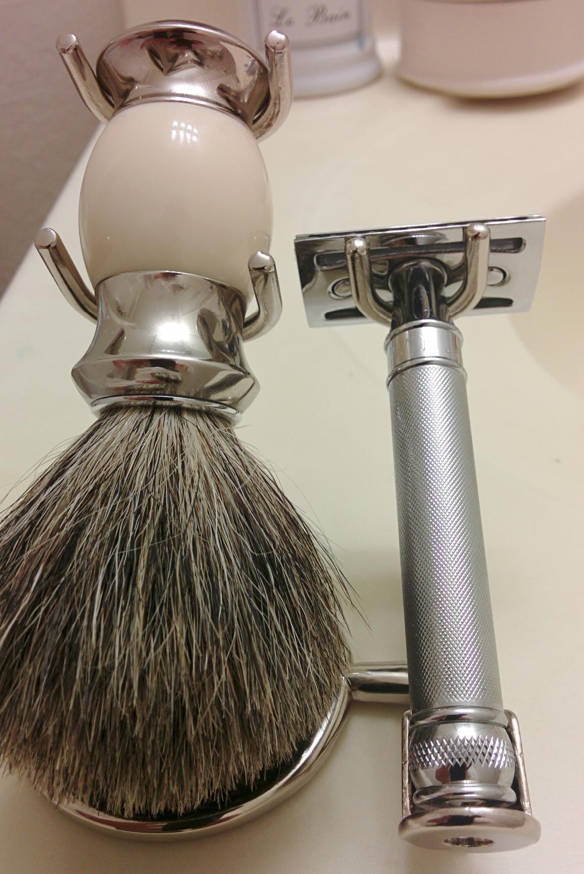 Taconic Shave, Chrome Shave Stand for Straight, Safety & Cartridge Razors customer photo 1