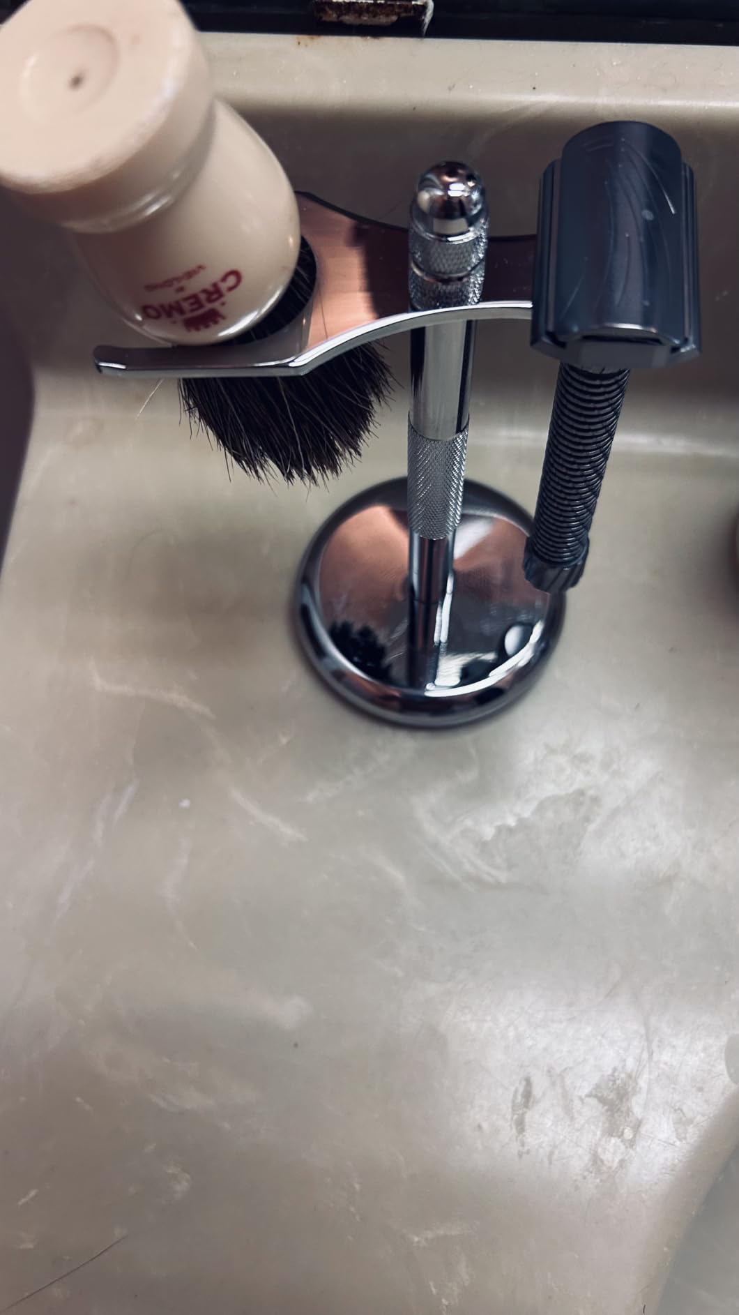 Perfecto Deluxe Chrome Razor and Brush Stand - The Best Safety Razor Stand. This Will Prolong The Life of Your Shaving Brush, metal customer photo 1