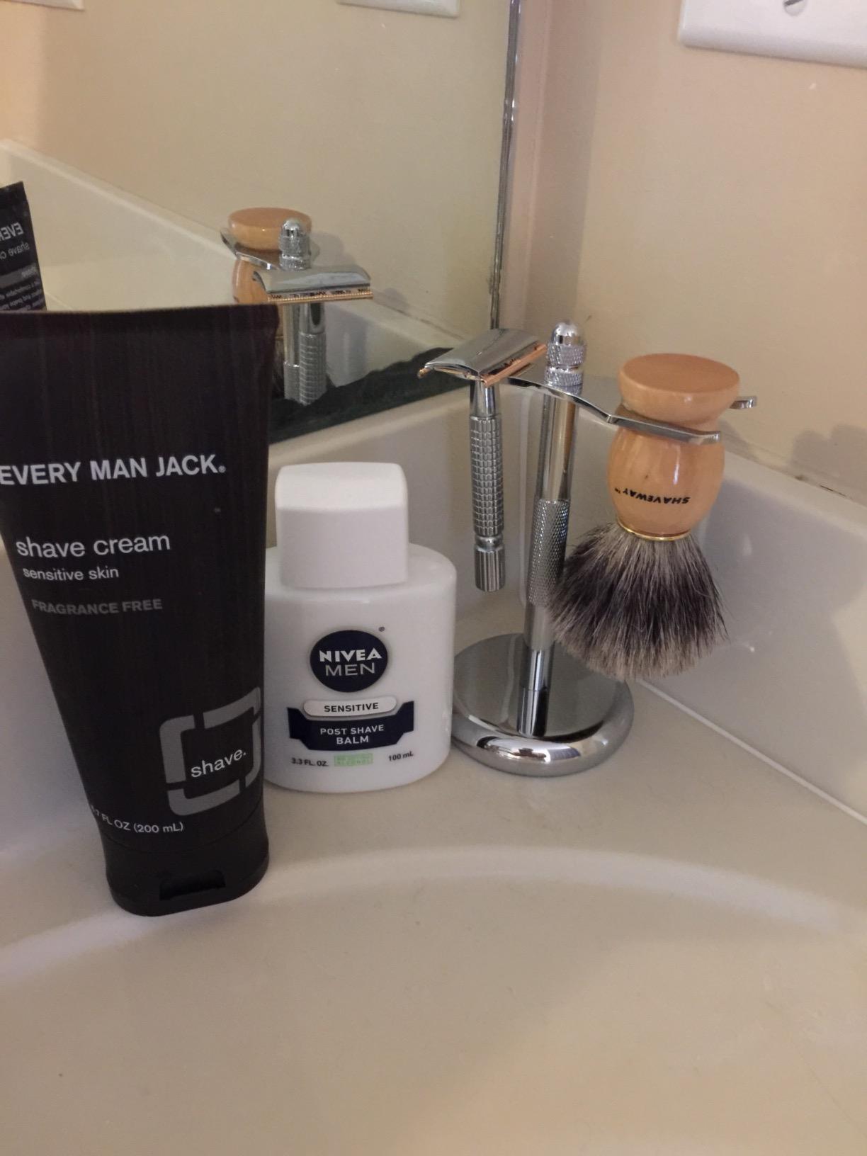 100% Pure Badger Shaving Brush customer photo 2