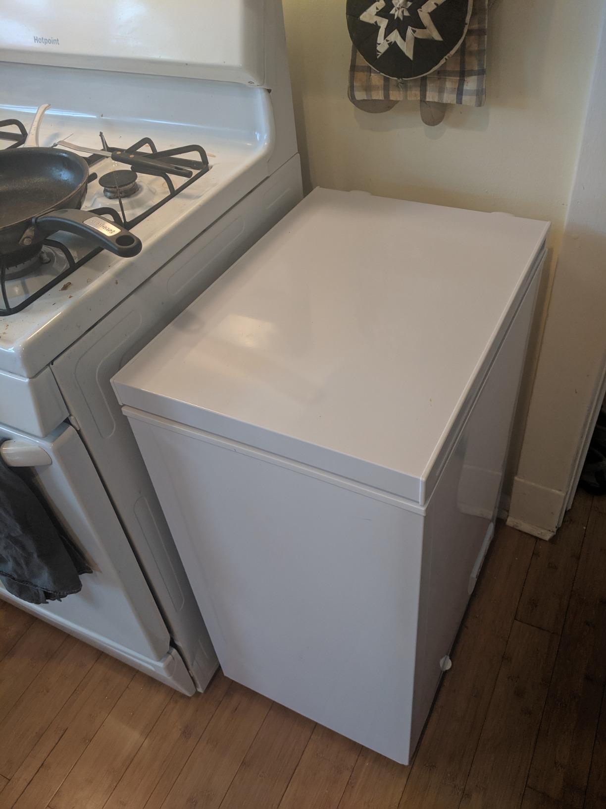 Avanti 3.5 Cu. Ft. Garage Ready Chest Freezer with Removable Storage Basket, External Temperature Control, Manual Defrost, Power Indicator Light, White customer photo 1