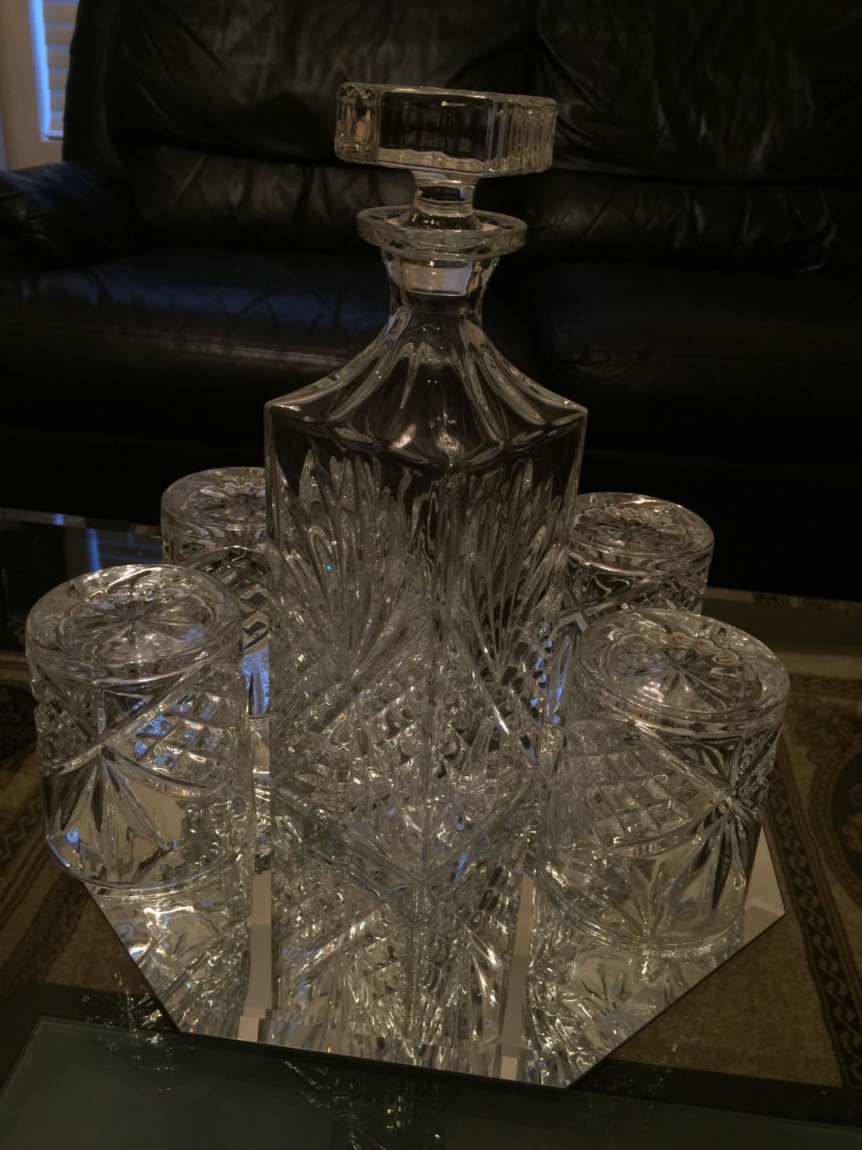 James Scott Liquor Decanter 5-Piece Irish-Cut Crystal Decanter & Whiskey Glasses Set - for Whiskey, Wine and Bourbon - Includes 24 oz. Decanter with Stopper and 4 x 11 oz. Glasses | Beautiful Gift Box customer photo 1