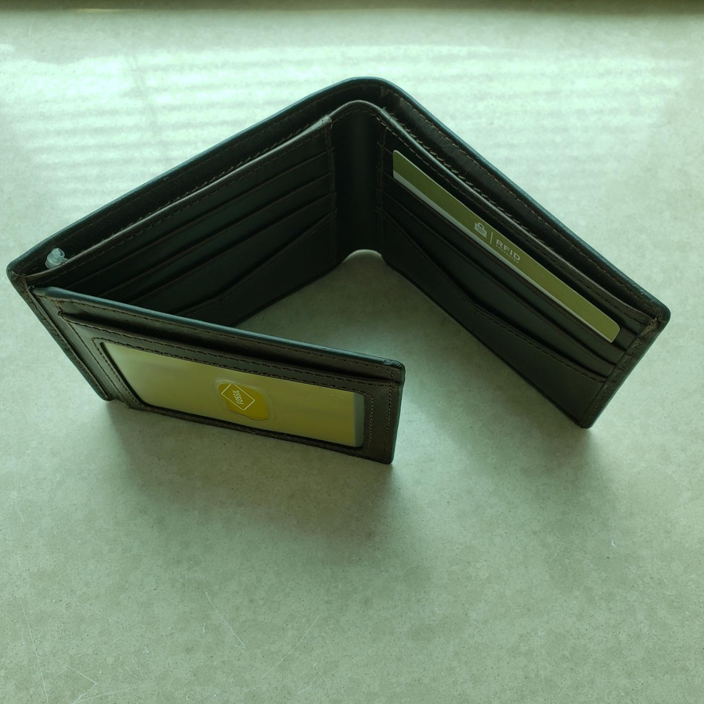 Fossil Men's Wallet, Derrick Leather RFID-Blocking Wallet, Bifold with Flip ID, Brown customer photo 2