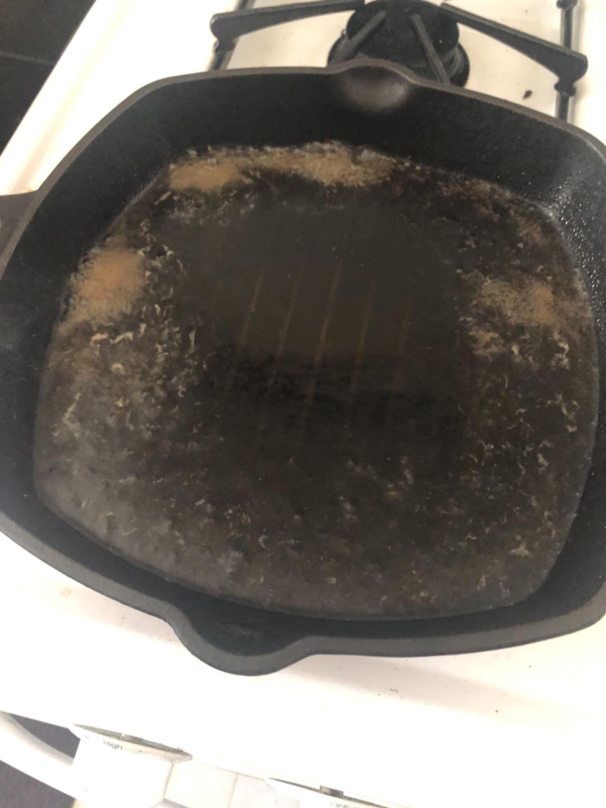 Victoria Cast Iron Grill Pan, Square Grill Pan, Cast Iron Griddle Pan, Seasoned with 100% Kosher-Certified, Non-GMO Flaxseed Oil, Black, 10 Inches customer photo 2