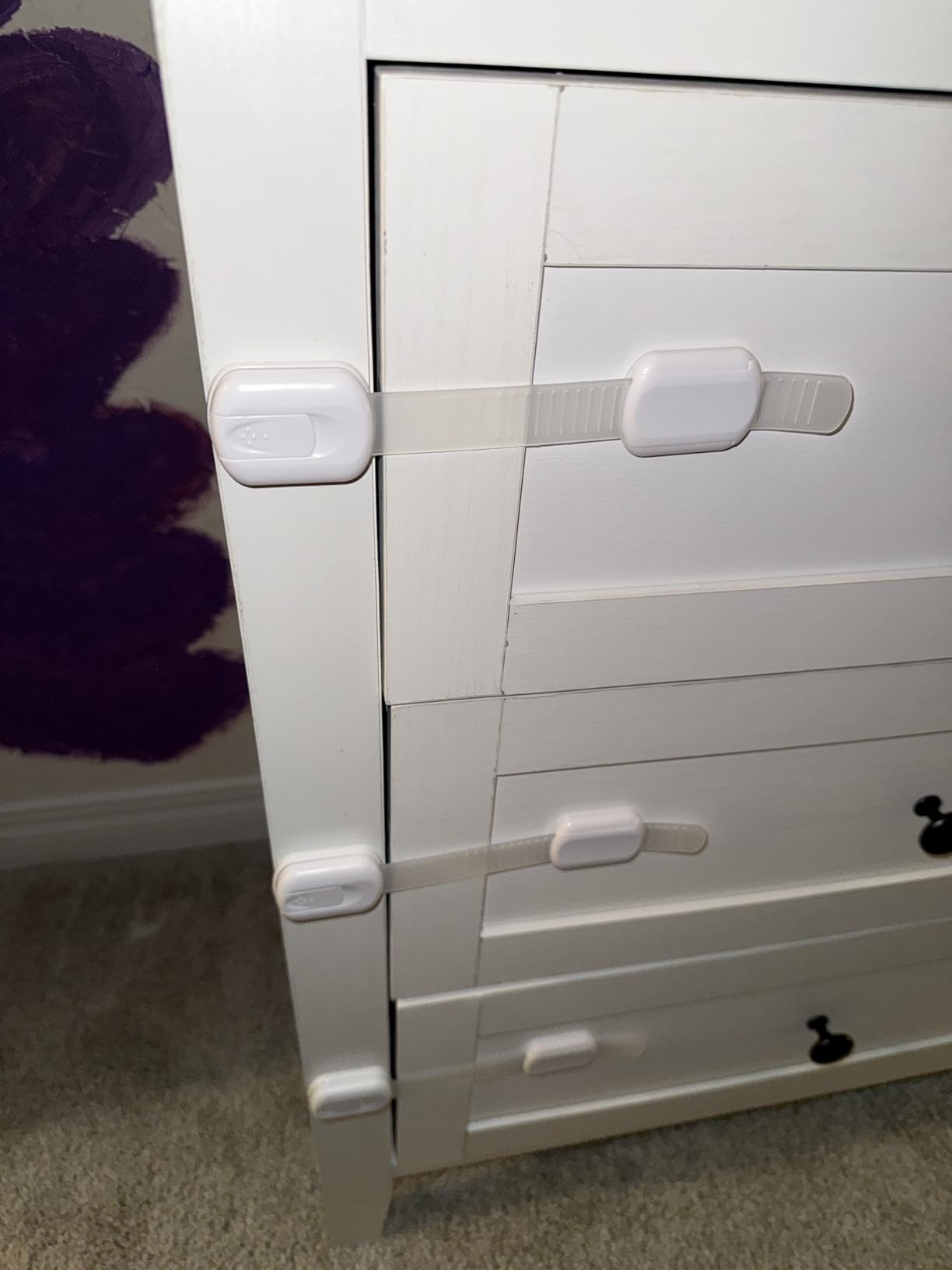 SKYLA HOMES Child Safety Cabinet Locks, White, 8 Pack | ABS and TPE adhesive latches for cabinets, drawers, ovens and toilet seats; no screws or magnets needed customer photo 1
