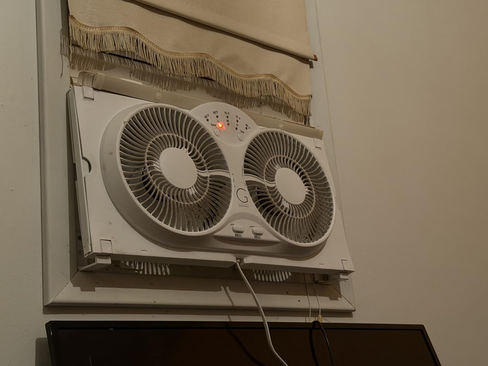 Genesis Twin Fan High Velocity Reversible AirFlow Fan, LED Indicator Lights Adjustable Thermostat & Max Cool Technology, ETL Certified, White (A1WINDOWFAN) customer photo 2