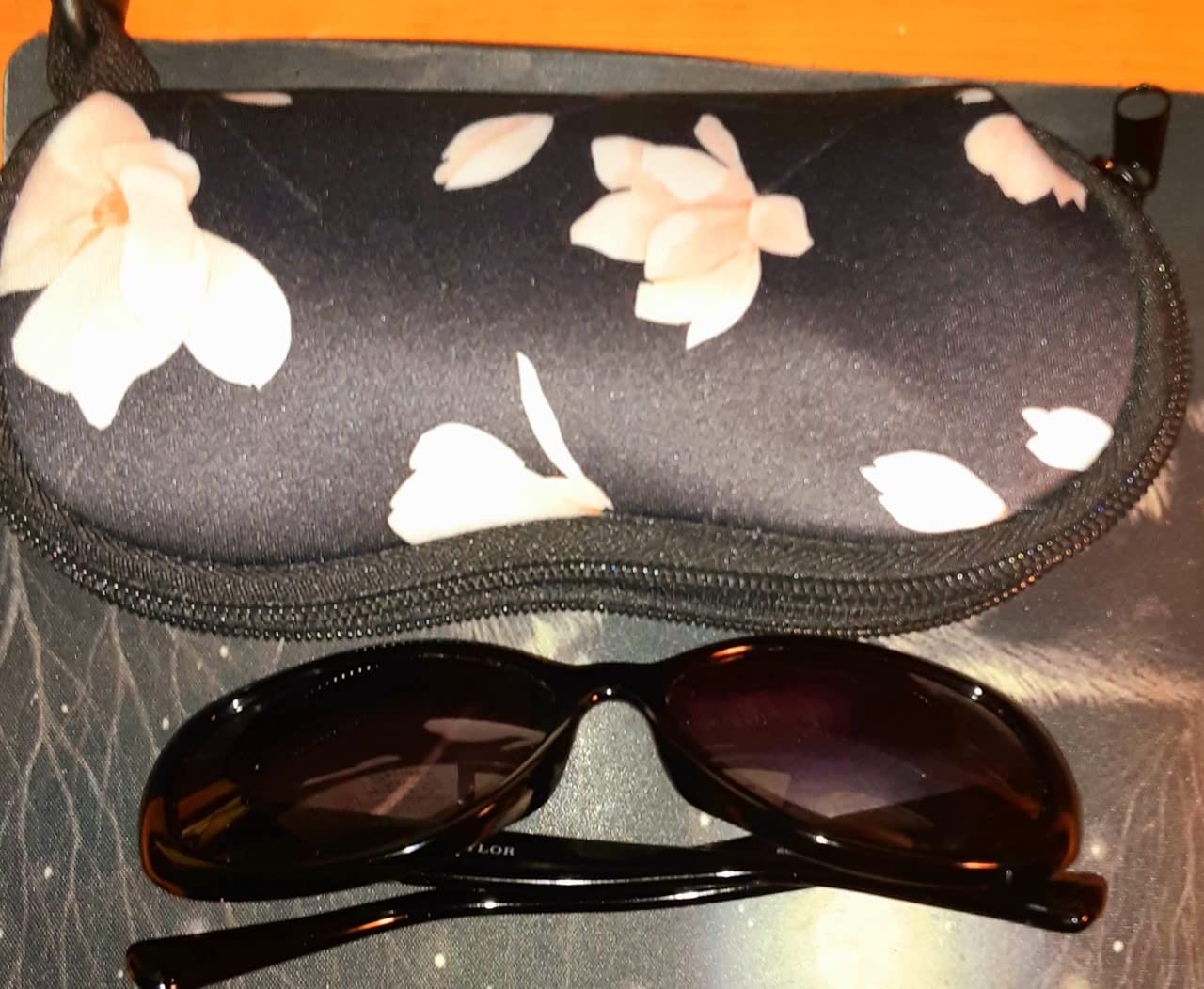 MoKo Sunglasses Soft Case Ultra Light Neoprene Zipper Eyeglass Case for Men Women customer photo 1