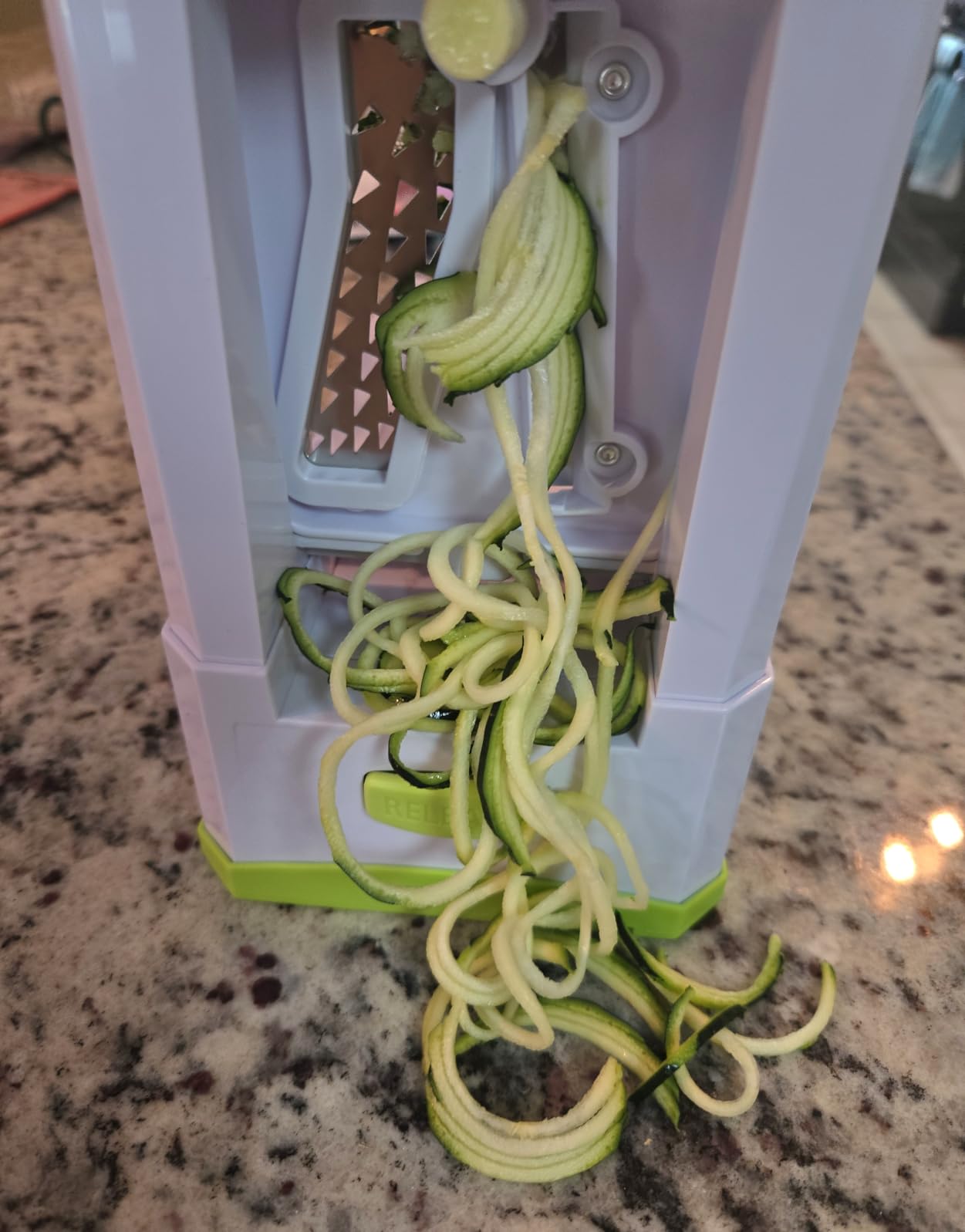 Brieftons 5-Blade Countertop Vegetable Spiralizer and Veggie Noodle Maker customer photo 2