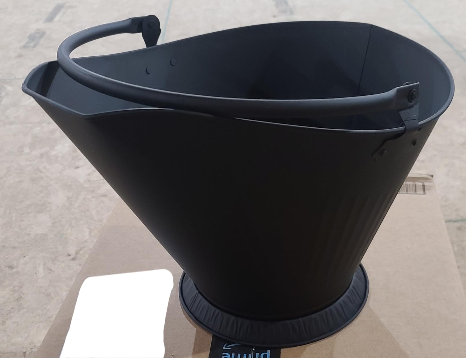 AMAGABELI GARDEN & HOME XXL 5-Gallon Ash Bucket for Fireplace Metal Coal Bucket Wood Stove Charcoal Bucket Hot Ashes Can Pail Fireside for Fire Pit Firewood Burning Indoor Outdoor Grill Hearth Tools customer photo 1