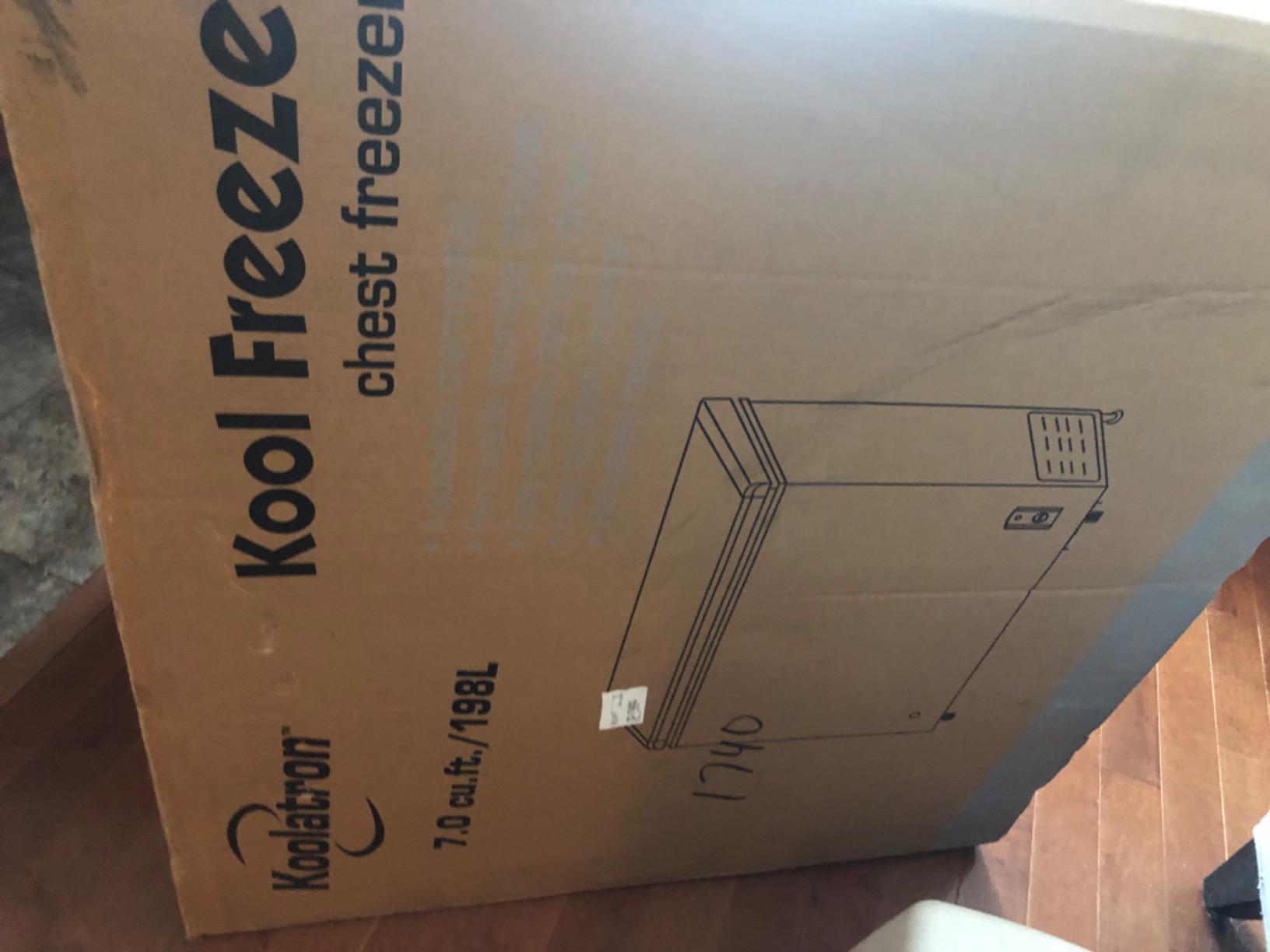 Koolatron Deep Freezer - Chest Freezer, 1 Wire Basket, Garage Ready, Meat Storage, Front Drain, Congelador For Home, Apartment, Basement, Dorm, Cottage, Manual Defrost, Stand Up, 7.0 Cubic Feet, White customer photo 1