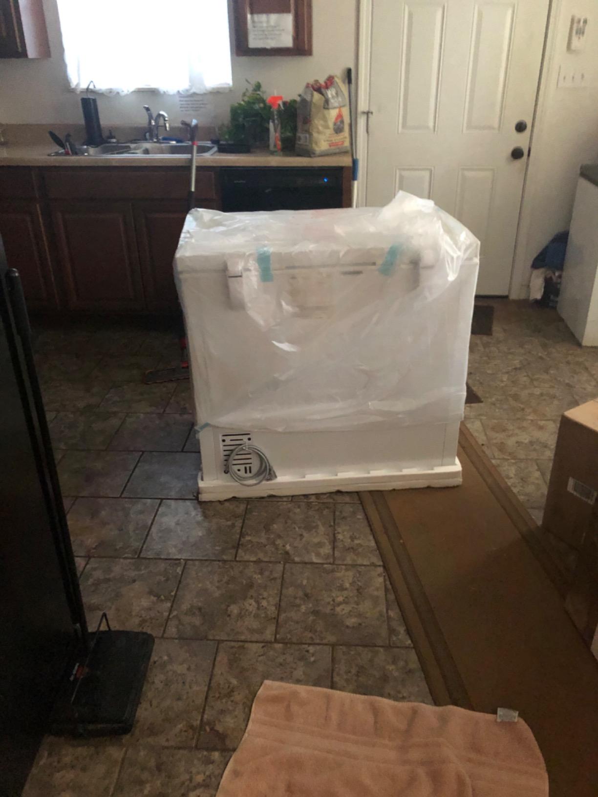 Koolatron Deep Freezer - Chest Freezer, 1 Wire Basket, Garage Ready, Meat Storage, Front Drain, Congelador For Home, Apartment, Basement, Dorm, Cottage, Manual Defrost, Stand Up, 7.0 Cubic Feet, White customer photo 2