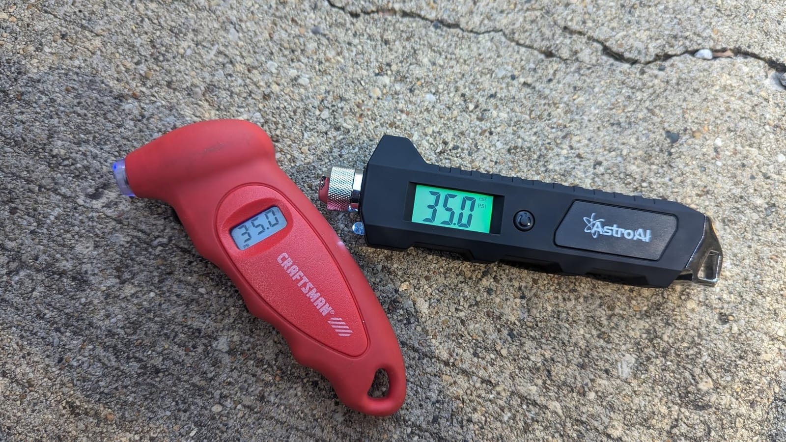 AstroAI Heavy Duty Digital Tire Pressure Gauge 0-230 PSI customer photo 1