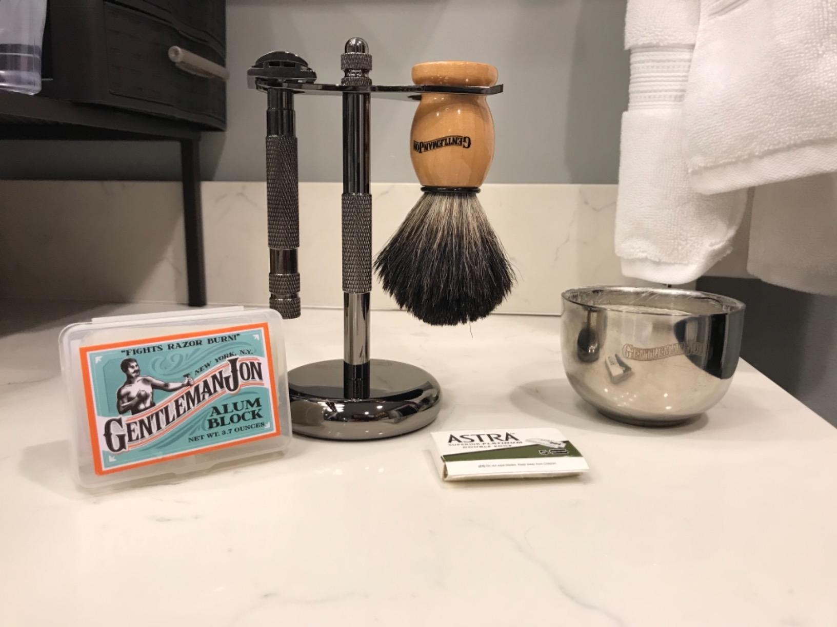 Gentleman Jon Deluxe Vintage Shaving Kit - 8pc Men's Safety Razor Gift Set customer photo 2