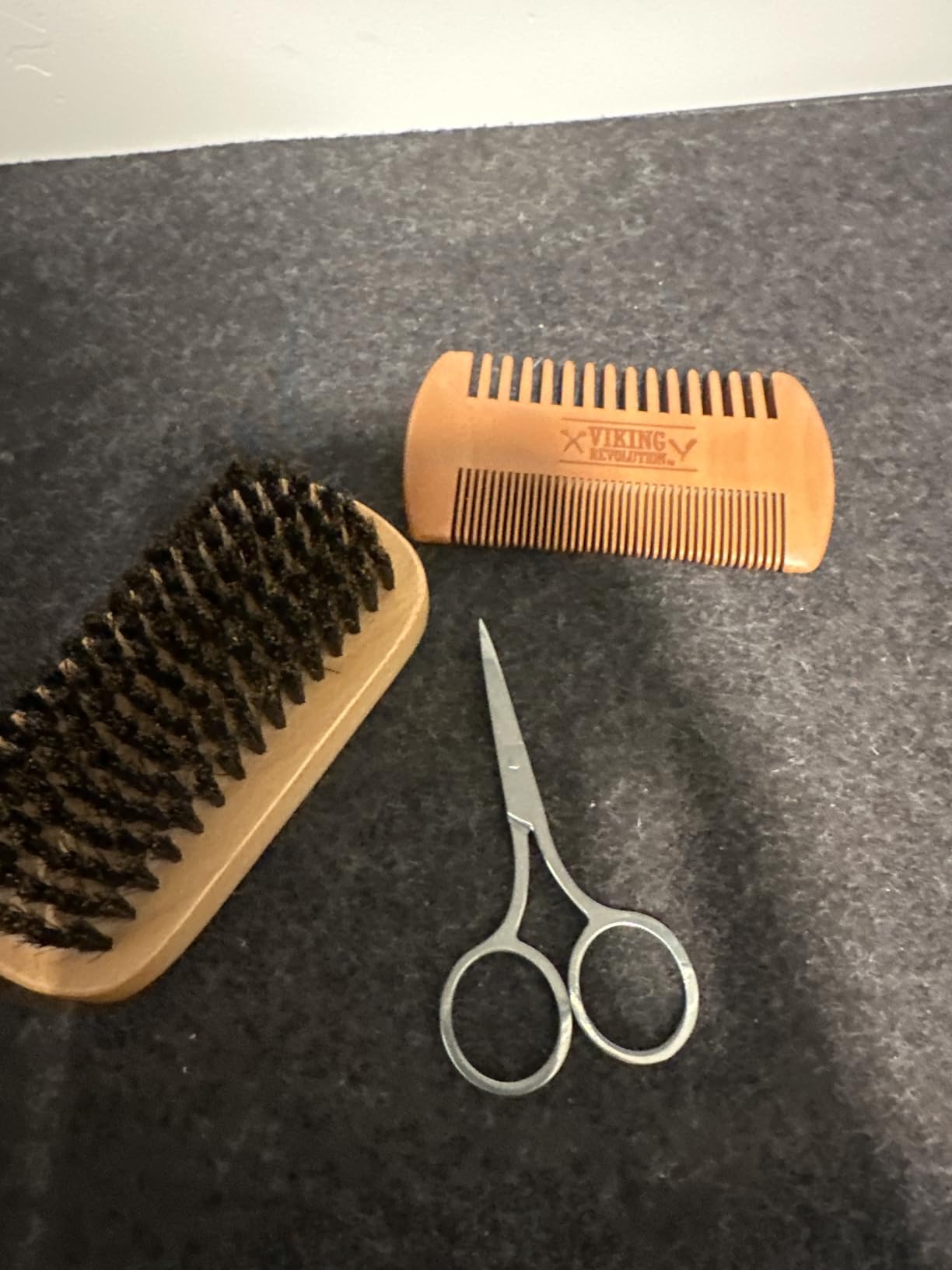 Viking Revolution Beard Comb and Beard Brush Set with Velvet Pouch customer photo 1