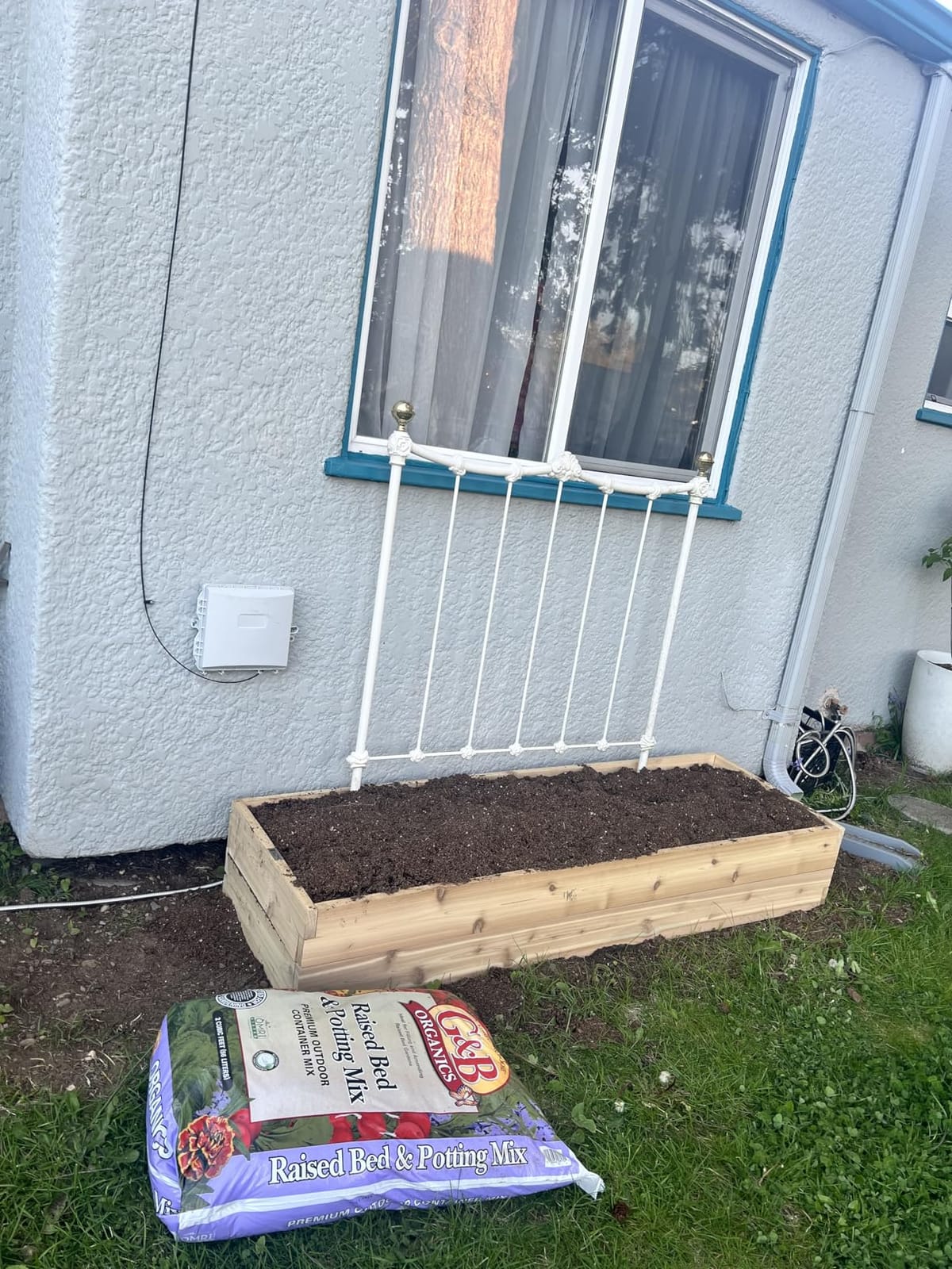All Things Cedar 4-ft X 2-ft Raised Garden Planter Bed, Western Red Cedar Build customer photo 1