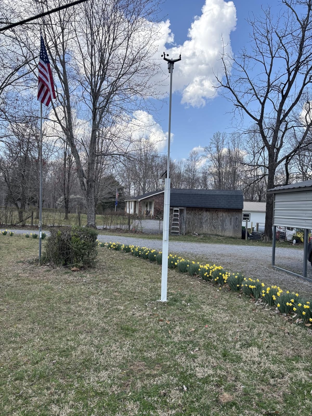 AcuRite Iris Weather Station with Rain Gauge and Wind Speed/Direction, Indoor Outdoor Thermometer Wireless Outdoor Sensor for Temperature and Humidity, and HD Display with Built-In Barometer (01535M) customer photo 1