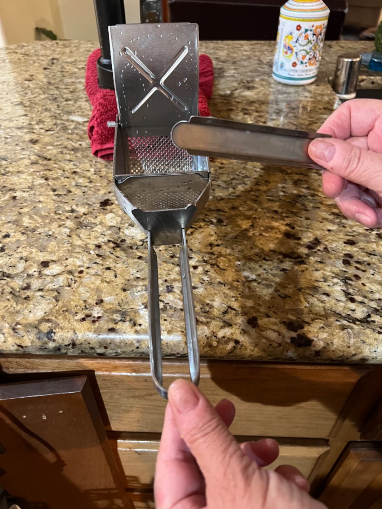 MyLifeUNIT Potato Ricer, Stainless Steel Potato Masher & Squeezer, Extra Large Capacity Ricer for Mashed Potatoes, Ergonomic Comfort Grip customer photo 1