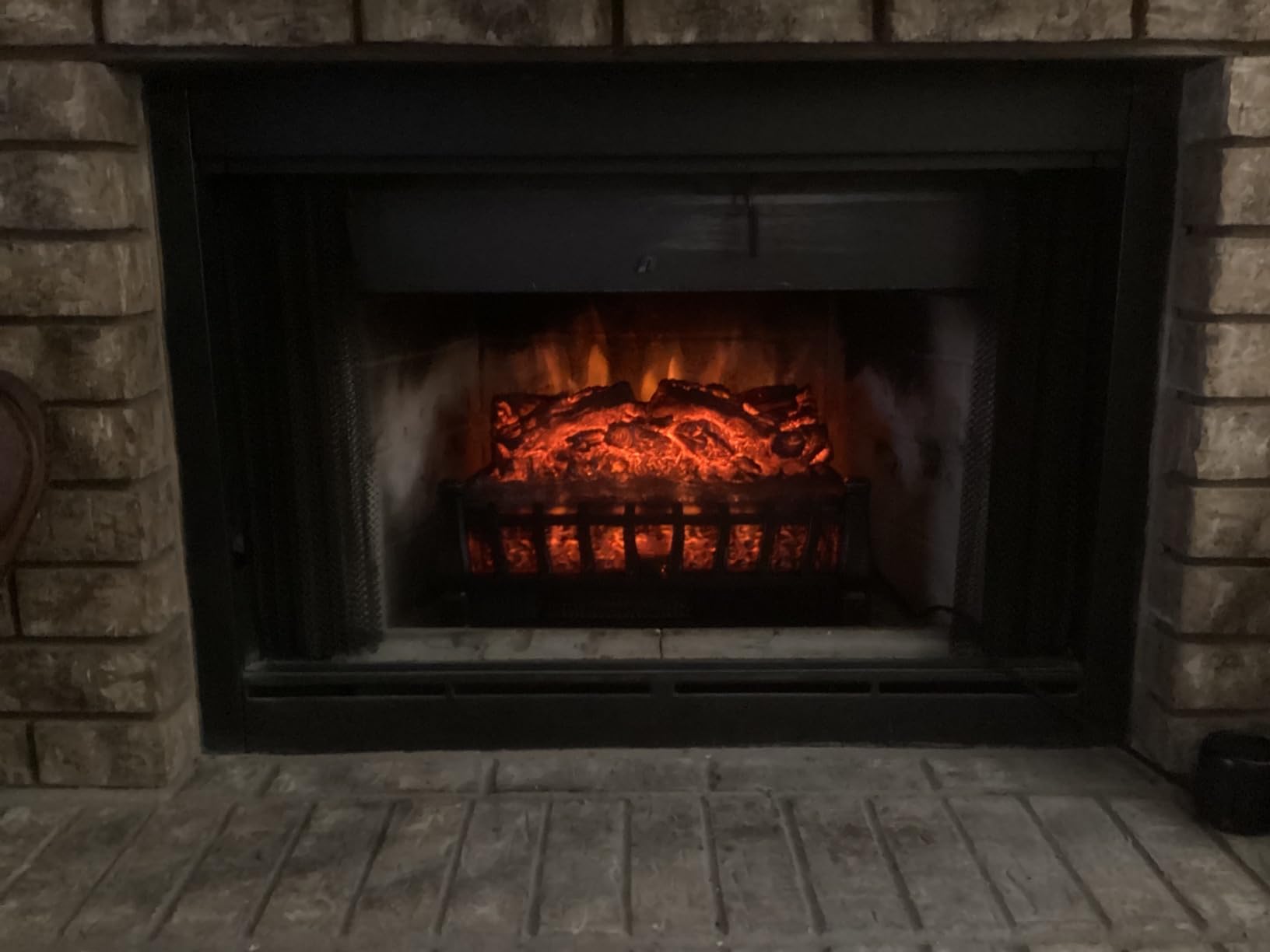 Comfort Glow ELCG251 Electric Log Heater Insert with Flame Projection 5,120 BTUs , Black customer photo 1