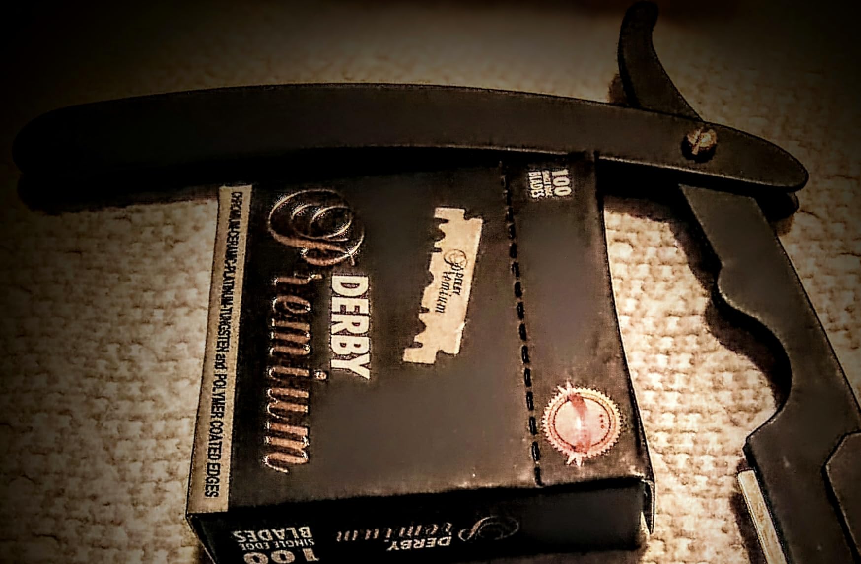 Utopia Care Barber Straight Razor for Men- 100pc Blades Straight Edge Razor customer photo 2
