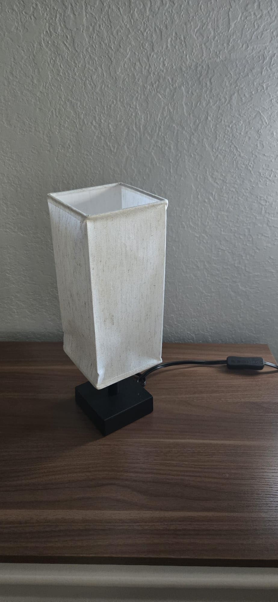 aooshine Small Bedside Table Lamp for Bedroom - Square Cream Fabric Shade customer photo 2