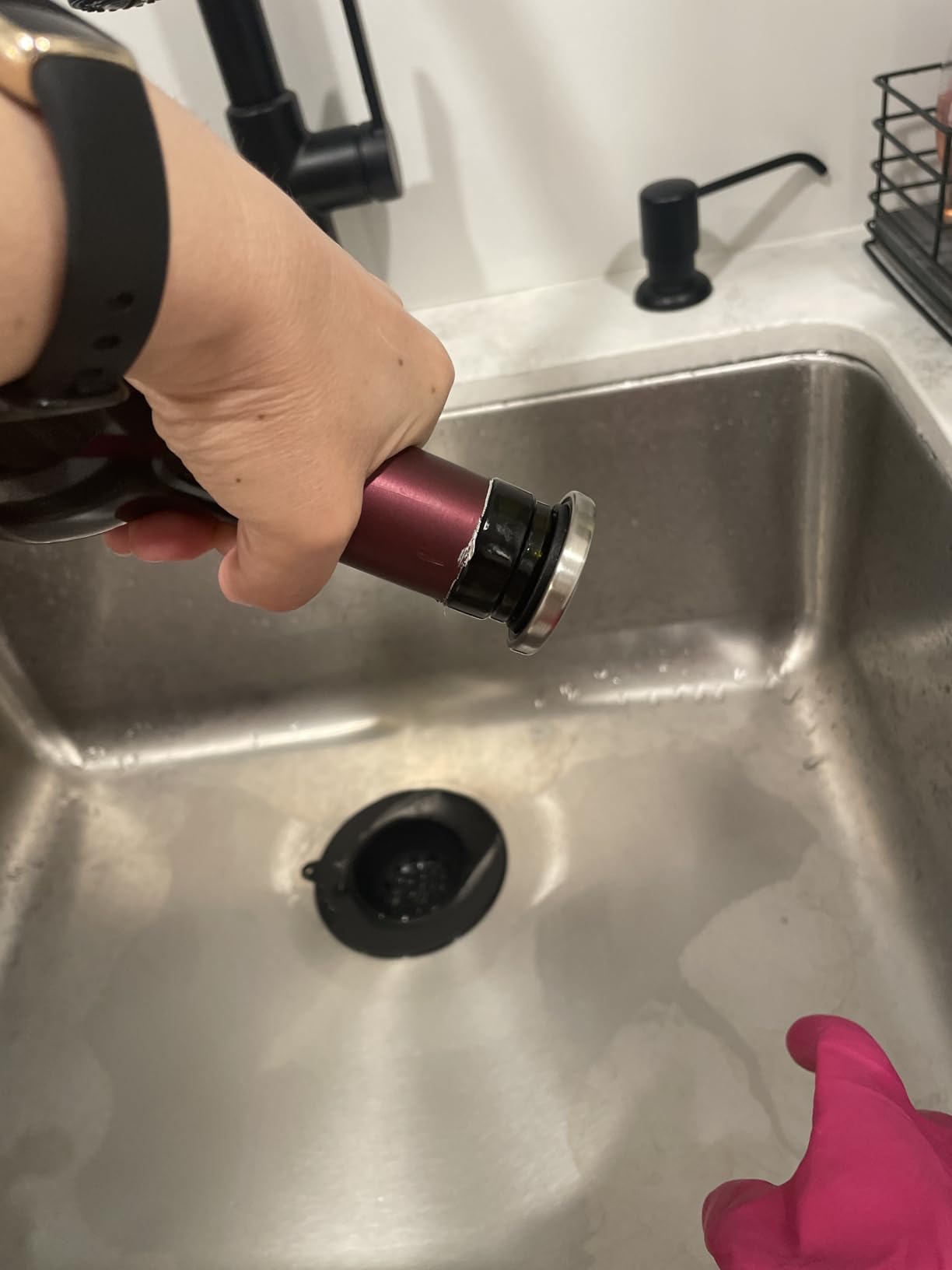 OXO Steel Leakproof Expanding Wine Stopper, 2-Pack customer photo 1