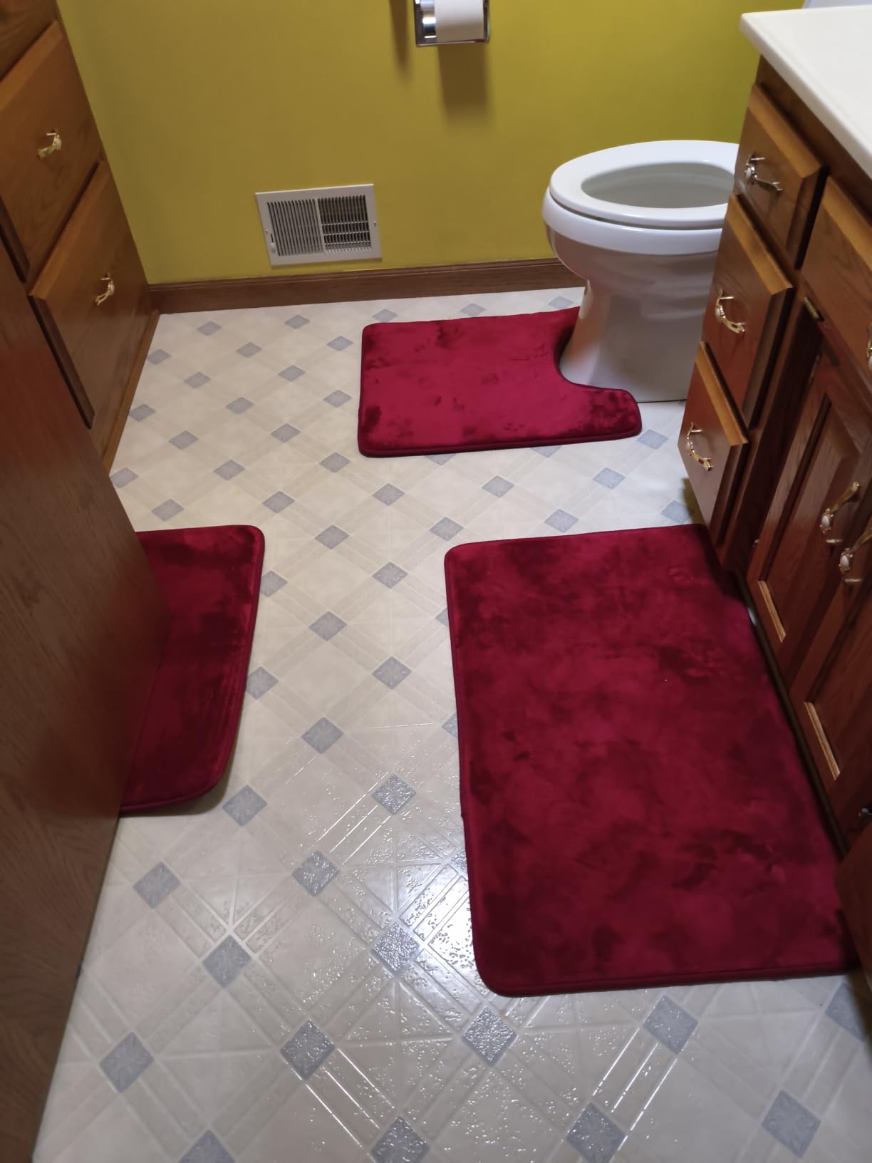 Clara Clark 3 Piece Bathroom Rugs Bath Mat Set, Velvet Memory Foam Bath Mats for Bathroom - Non-Slip, PVC Backing Bath Rugs, Washable - Dries Quickly, Grey customer photo 1