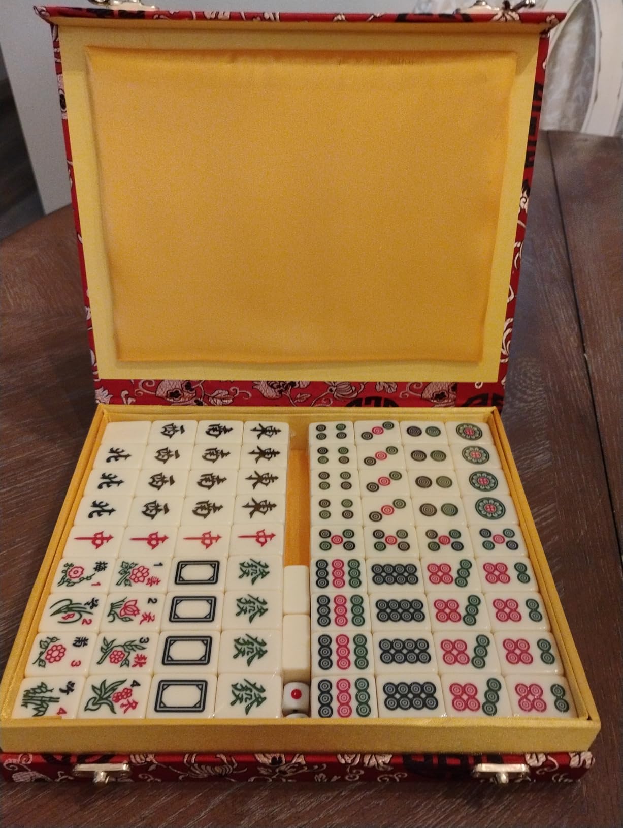 HEY! PLAY! Chinese Mahjong Set with Ornate Storage Case, Tiles, and Dice customer photo 1