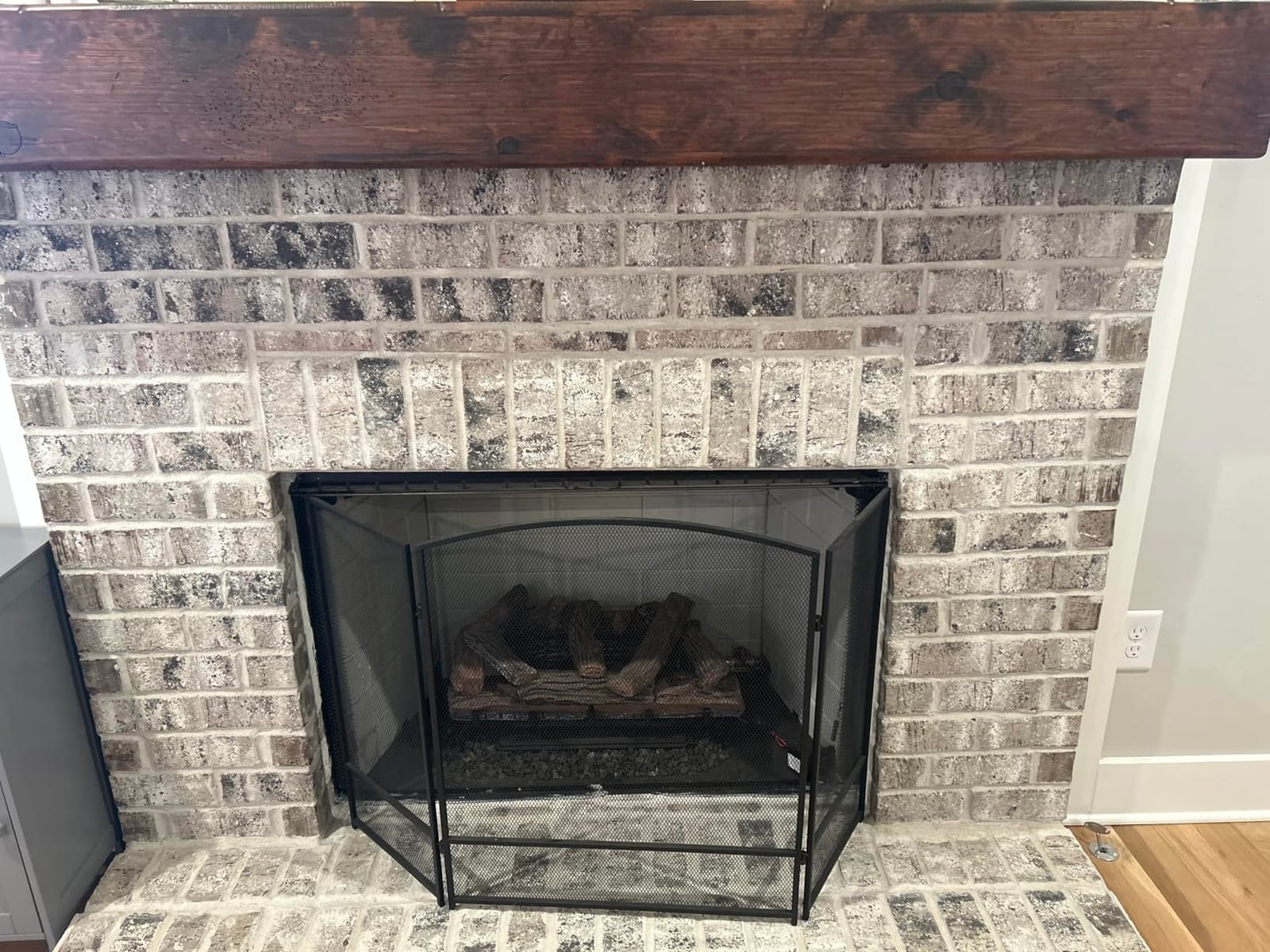 Best Choice Products 47.5x27.25in 3-Panel Simple Steel Mesh Fireplace Screen, Fire Spark Guard Grate for Living Room Home Decor w/Rustic Worn Finish - Black customer photo 2