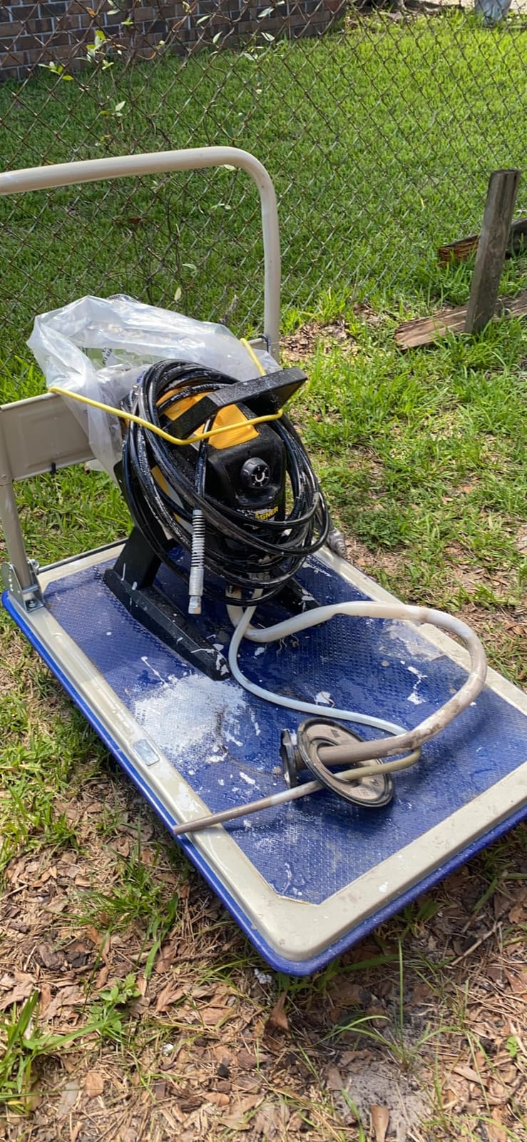 Control Pro 170 Paint Sprayer | Control Pro 170 high efficiency airless (HEA) paint and stain sprayer is designed for larger interior and exterior projects. customer photo 2