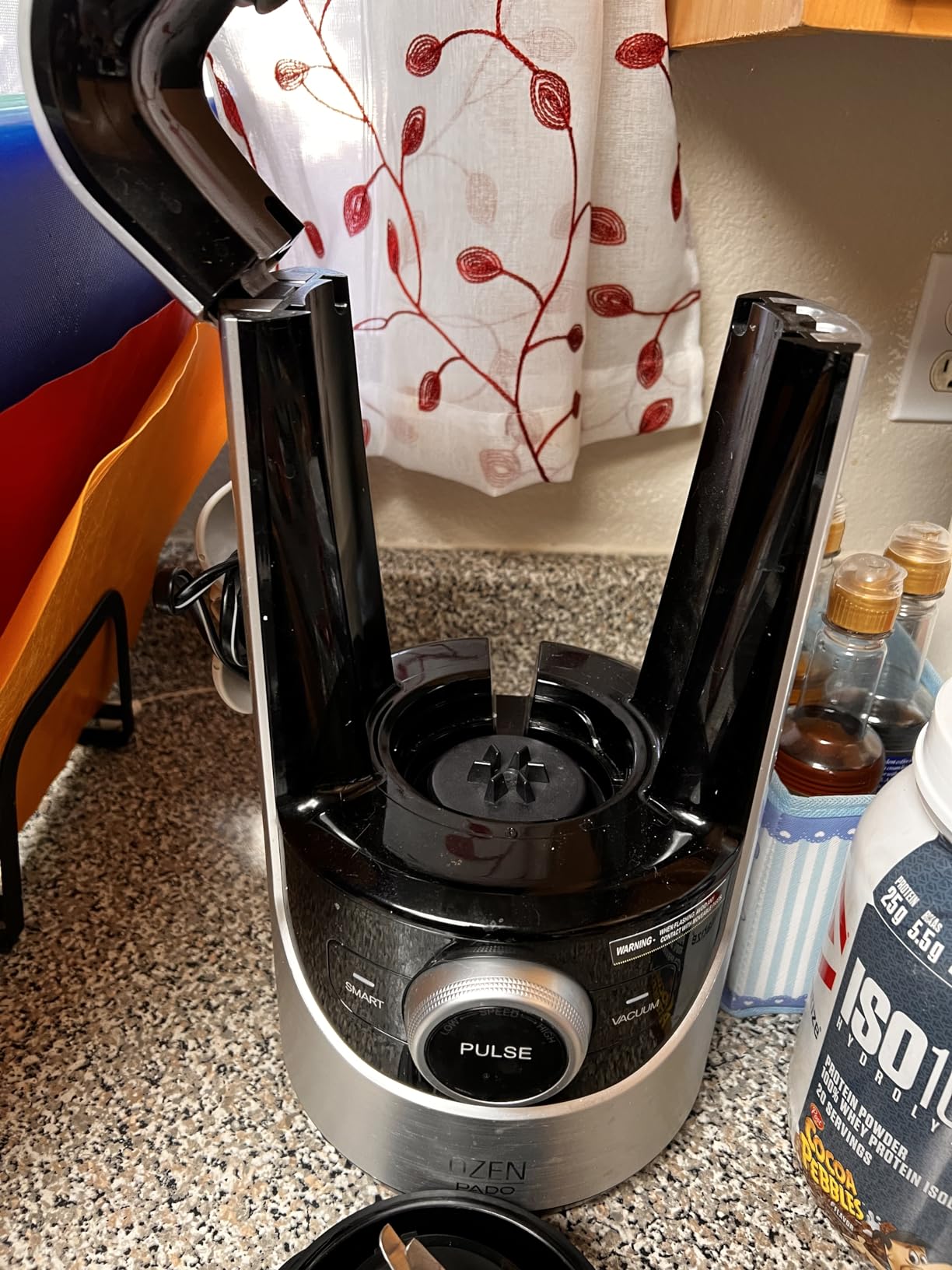 Pado Ozen 500 Vacuum Blender, Countertop Kitchen Blender for Nutrient Dense Smoothie Blends That Don't Separate, Plus Extra Vacuum Storage Container-Silver customer photo 1