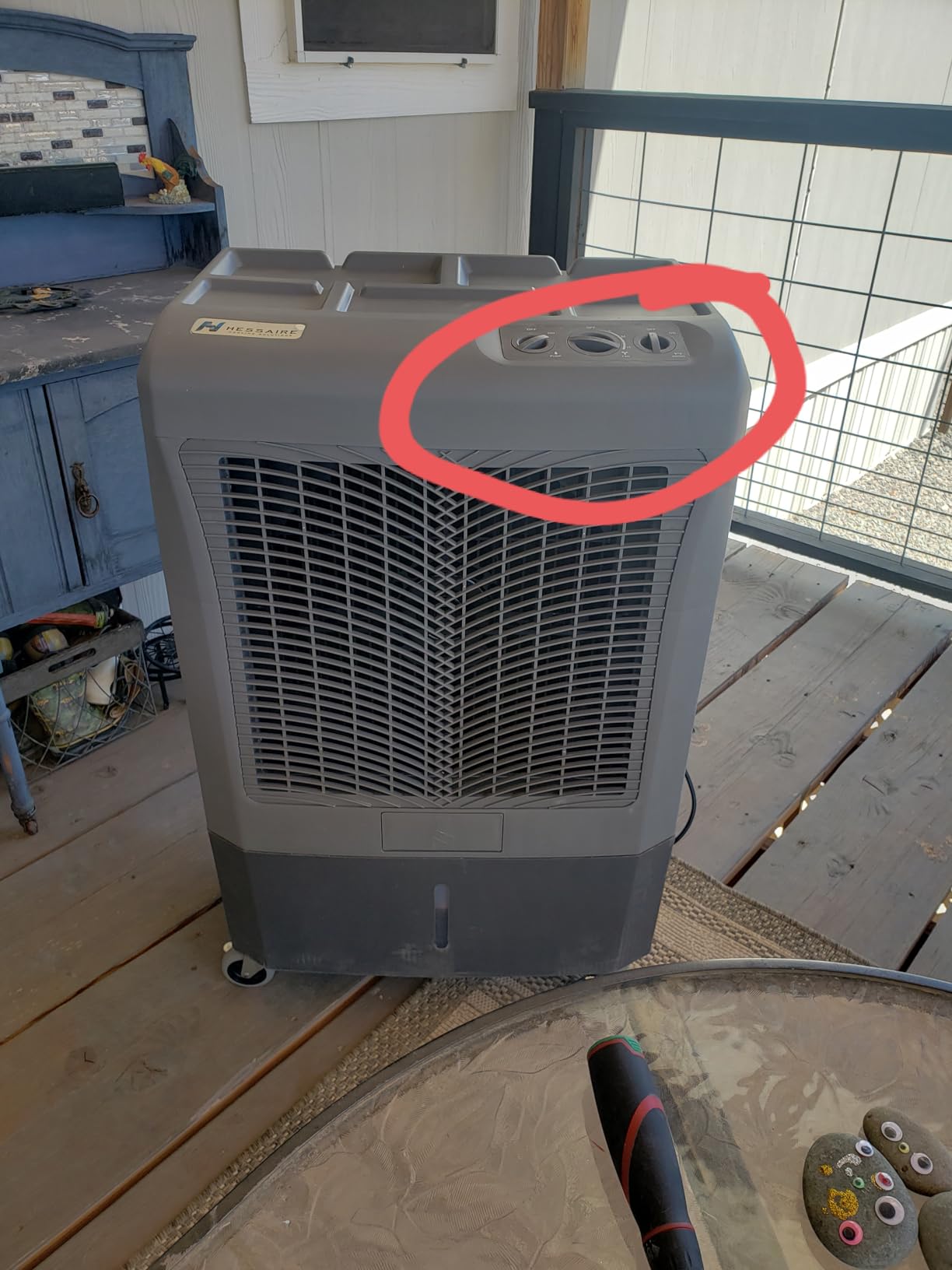 Hessaire MC37M Indoor or Outdoor Portable Oscillating Evaporative Swamp Air Cooler for 950 Square Feet of Space with Water Reservoir customer photo 1