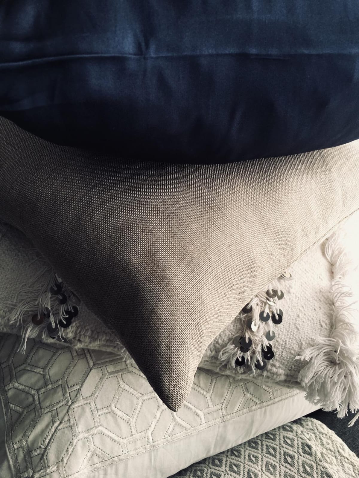 Ravmix 21 Momme 100% Mulberry Silk Pillow Case Standard 20x26, Ivory White customer photo 2
