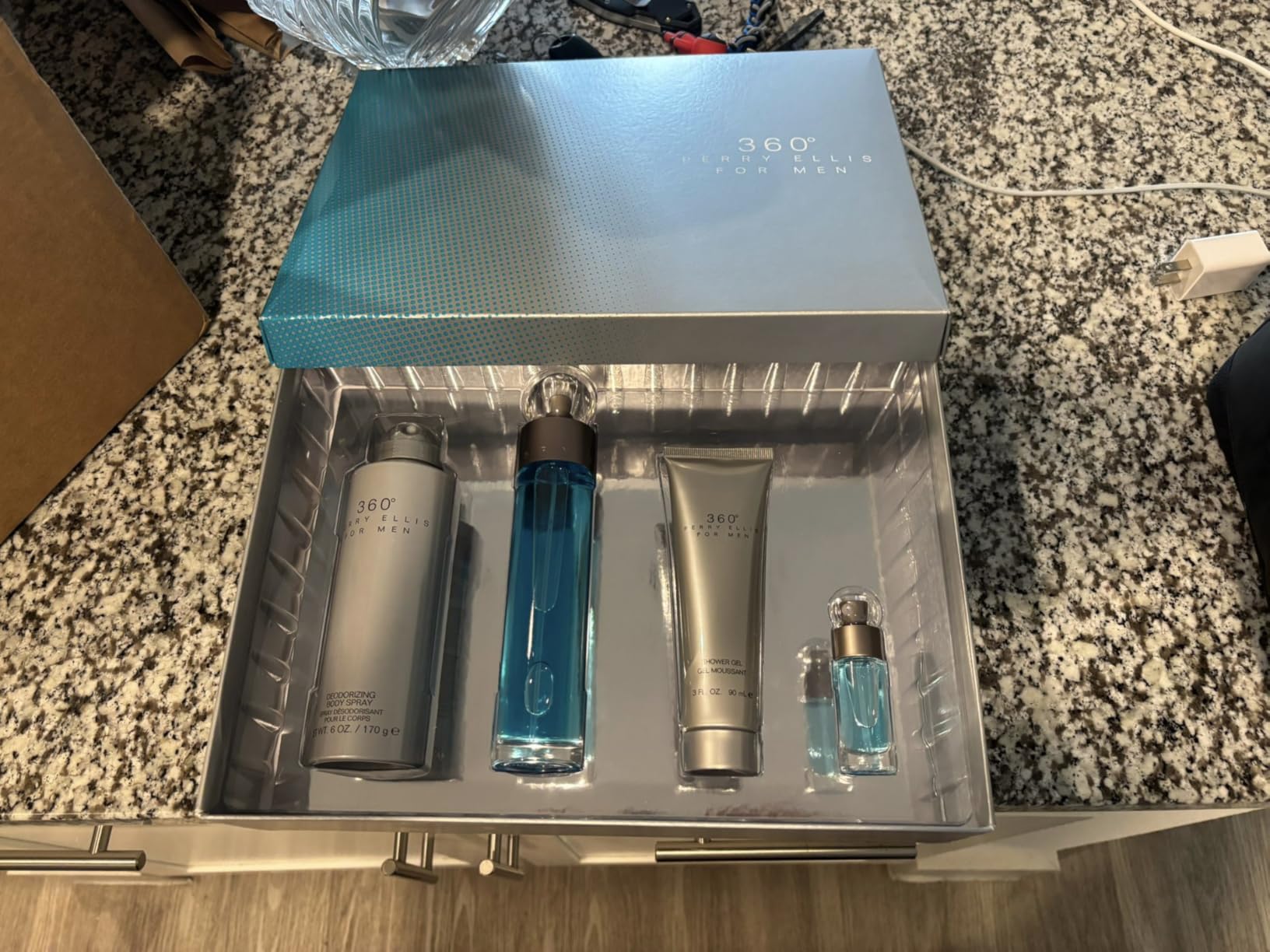 Perry Ellis 360 By Perry Ellis for Men - 4 Pc Gift Set 3.4oz Edt Spray, 6.8oz Deodorizing Body Spray, 3.0oz Shower Gel, 0.25oz Edt Spray, 4count customer photo 2