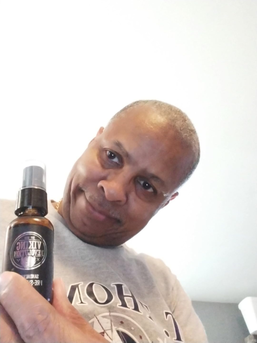 Viking Revolution Pre-Shave Oil for Men - Sandalwood - 1 fl oz customer photo 2