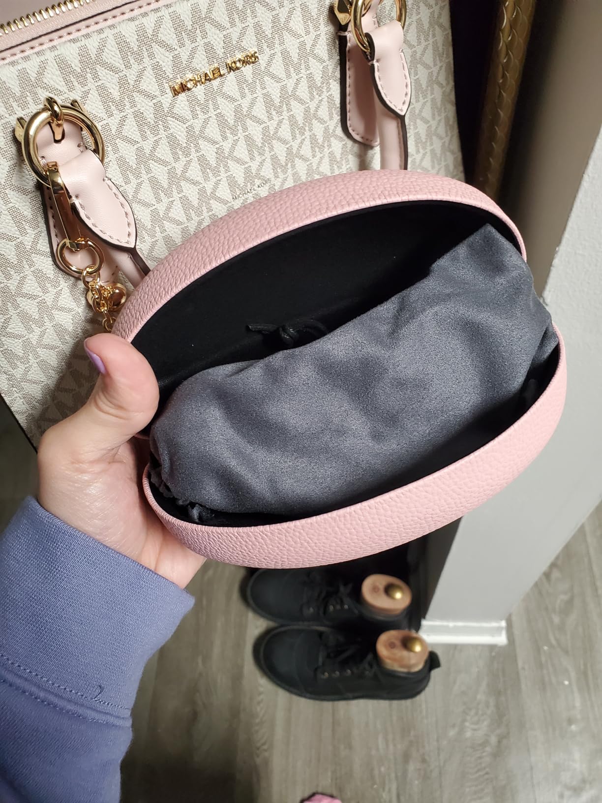 molshine Hard Shell Sunglasses Case,Classic Large Glasses Case for Sunglass,Eyeglasses with Cleaning Cloth,Pouch customer photo 1