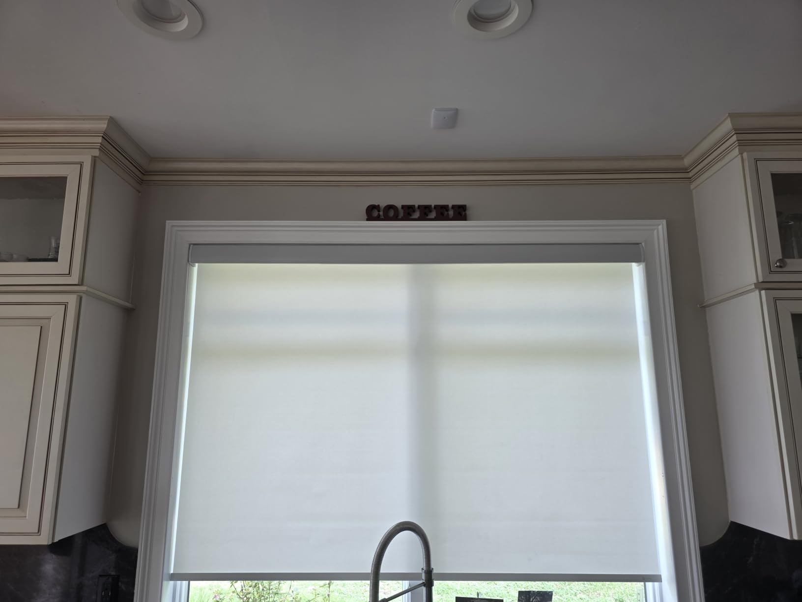 Yoolax Motorized Blinds with Remote, Light Filtering Smart Window Blinds customer photo 2