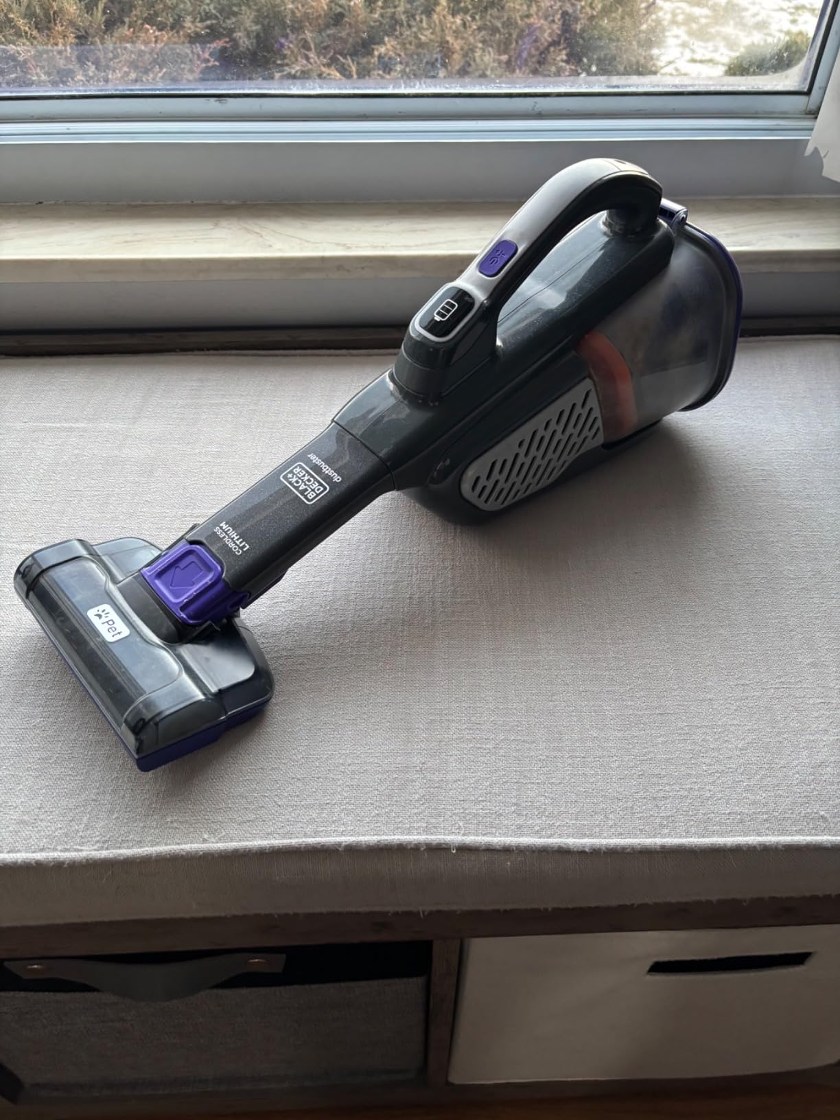 BLACK+DECKER dustbuster furbuster Pet Hair Vacuum with Motorized Pet Hair Brush, Handheld Vacuum Cordless for Home and Car, Rechargeable, Portable, Powerful Suction, AdvancedClean (HHVK515JP07) customer photo 1