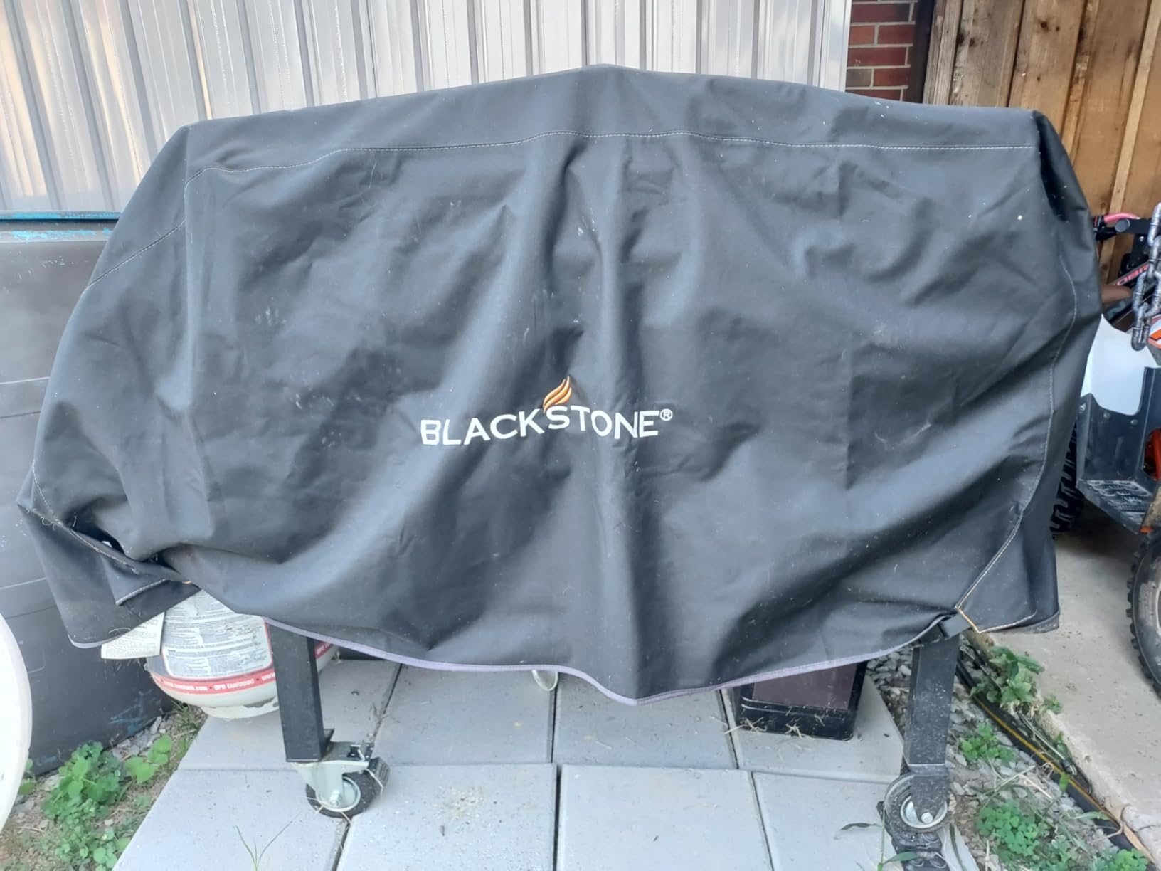 Blackstone® 5091 28 inch Griddle Cover, 52' W x 27' D x 27' H, Black customer photo 2