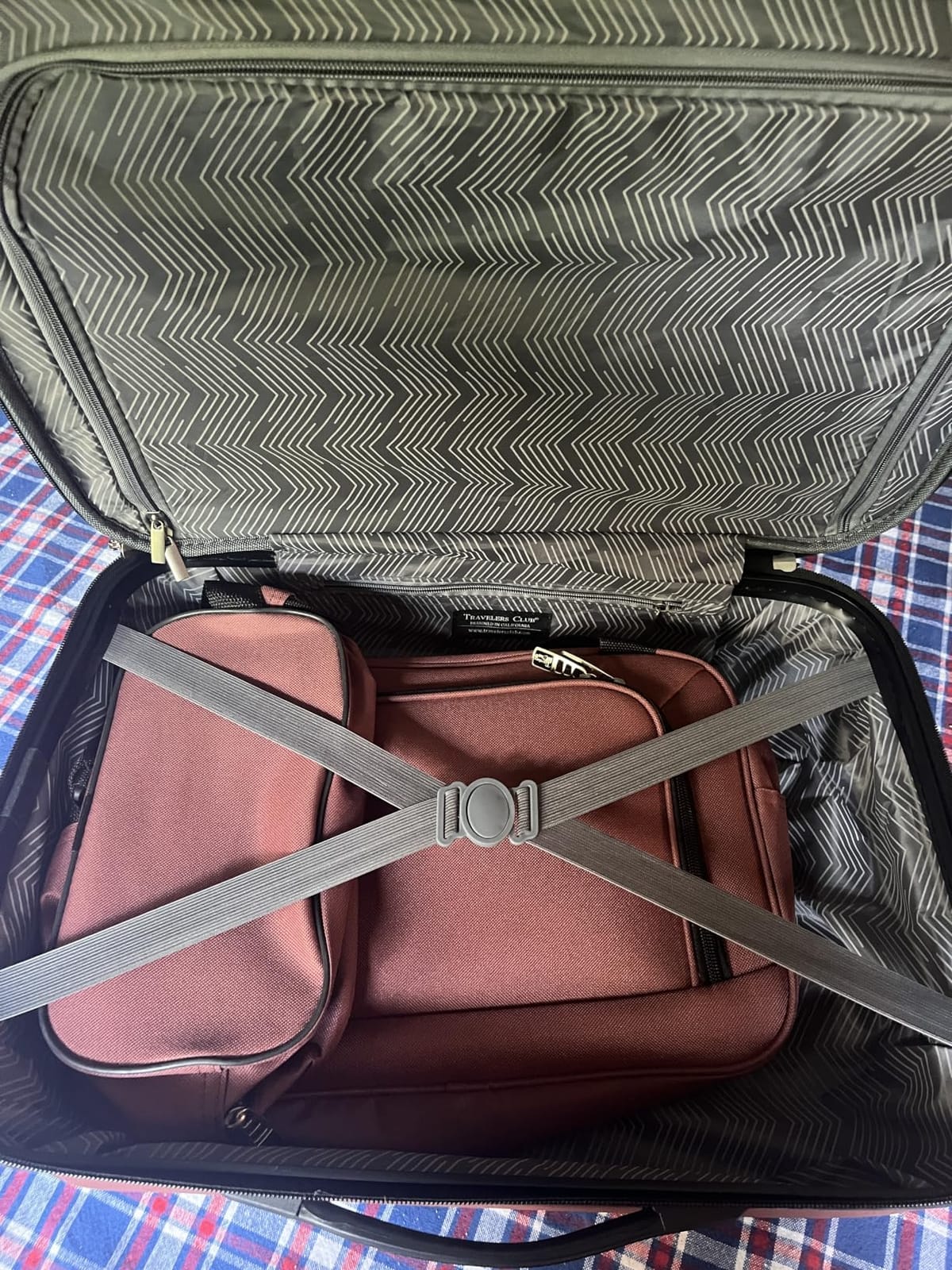 Travelers Club Chicago Hardside Expandable Spinner Luggage, Teal, 3 Piece Set customer photo 1