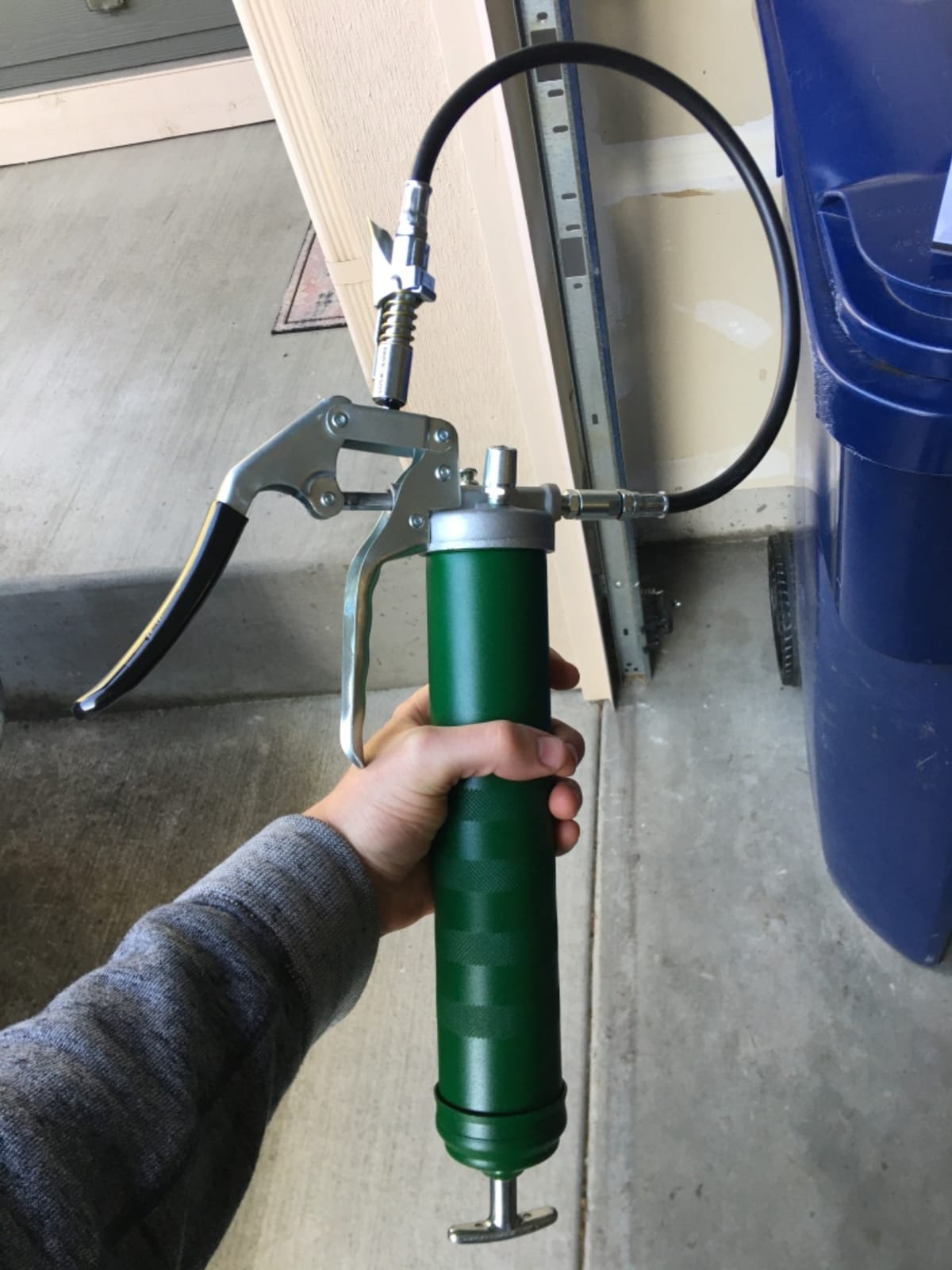 Lock N Lube Pistol Grip Heavy Duty 5000 Psi Grease Gun customer photo 2
