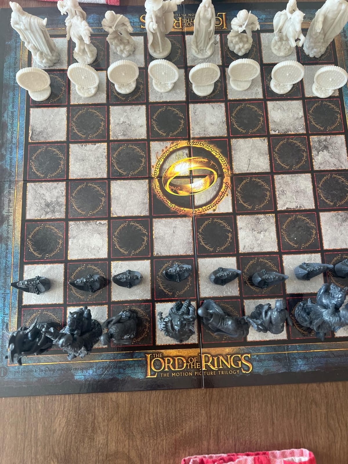 Lord of the Rings Battle for Middle Earth Chess Set customer photo 1