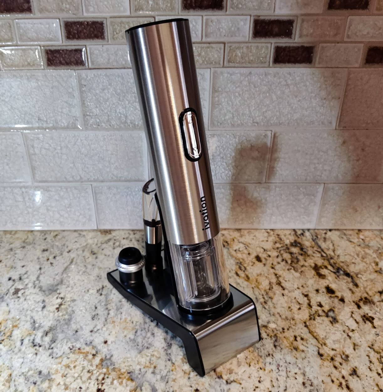 Ivation 6-in-1 Electric Wine Opener Gift Set, Preserver, Charging Base customer photo 2