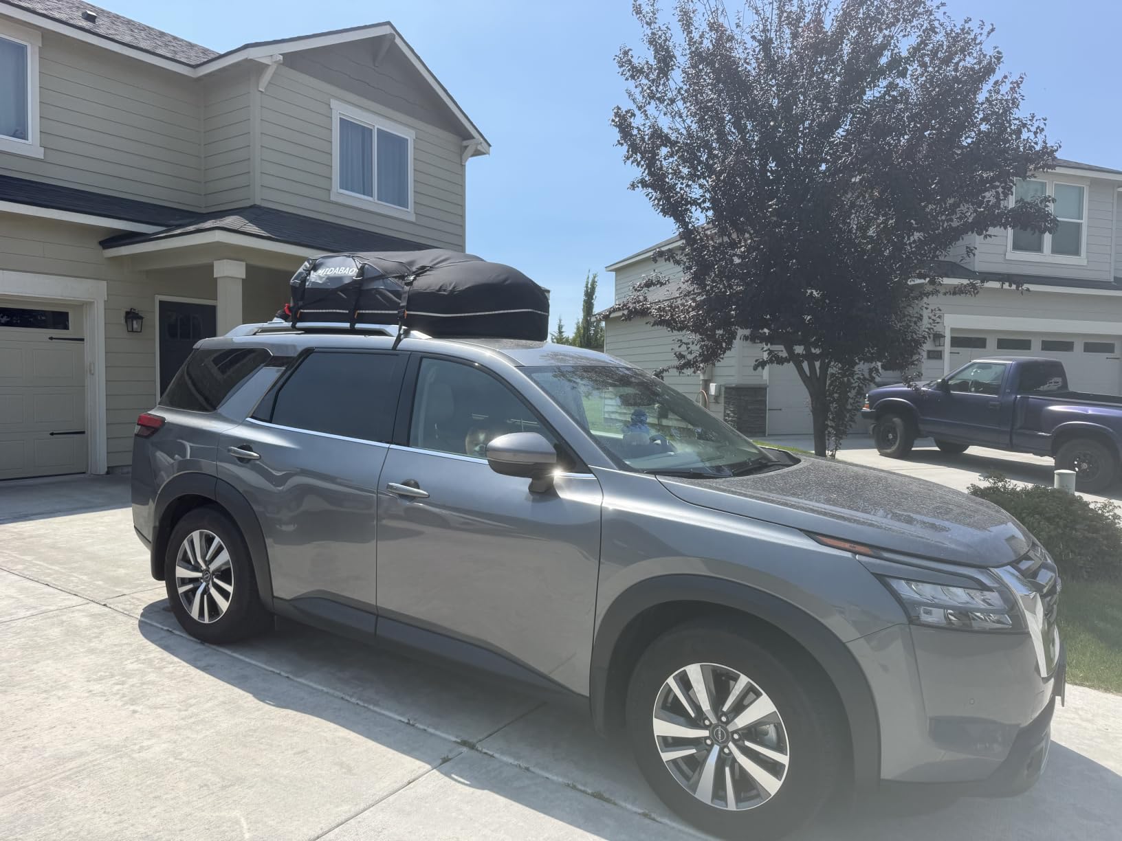 MIDABAO 20 Cubic Waterproof Duty Car Roof Top Carrier-Car Cargo Roof Top Bag, Waterproof & Coated Zippers includes Anti Slip Mat with or without Racks (20 Cubic Feet) customer photo 1