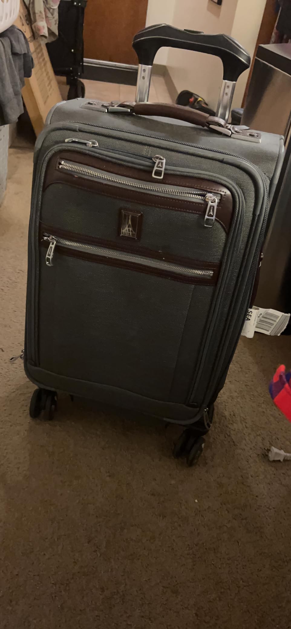 Travelpro Platinum Elite Checked Luggage Spinner, True Navy, 25-Inch customer photo 1