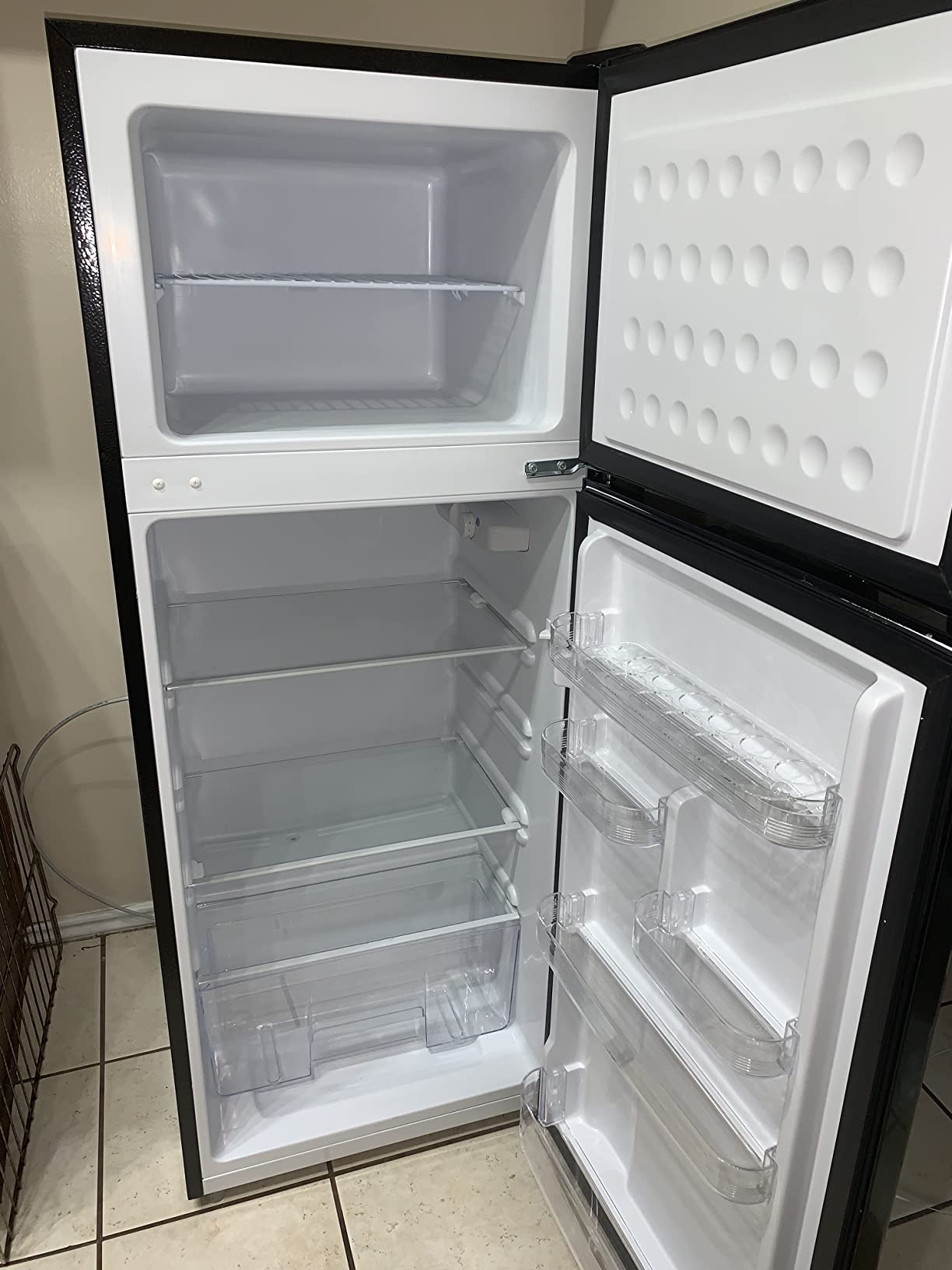 ARCTIC CHEF ACFR741WHITE6COM Apartment Size Large Compact Fridge, 7.5, White customer photo 1