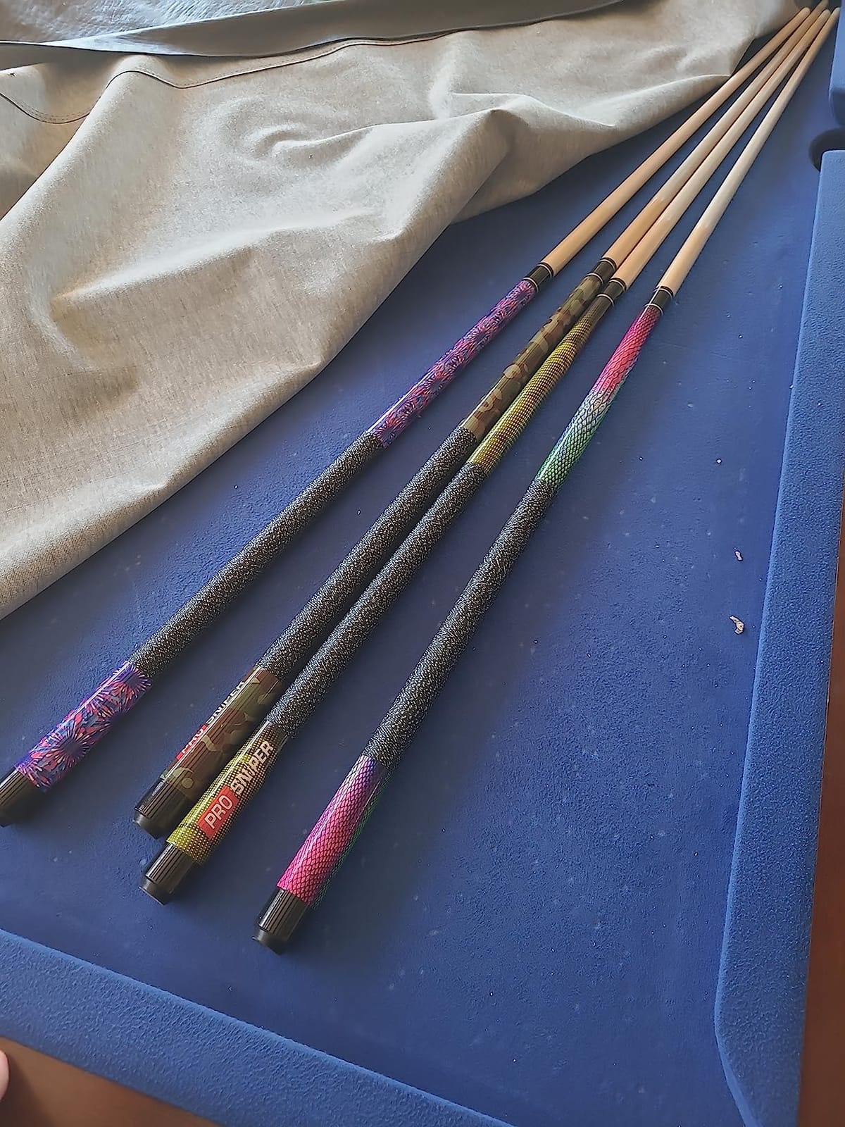 Prosniper Premium Pool Sticks Set of 4 | 58-Inch, 19-Oz Canadian Maple Pool Cue with Low-Deflection Shaft & 4 Extra Chalks | Pro-Grade Billiard Cue for Home & Bar Play customer photo 1