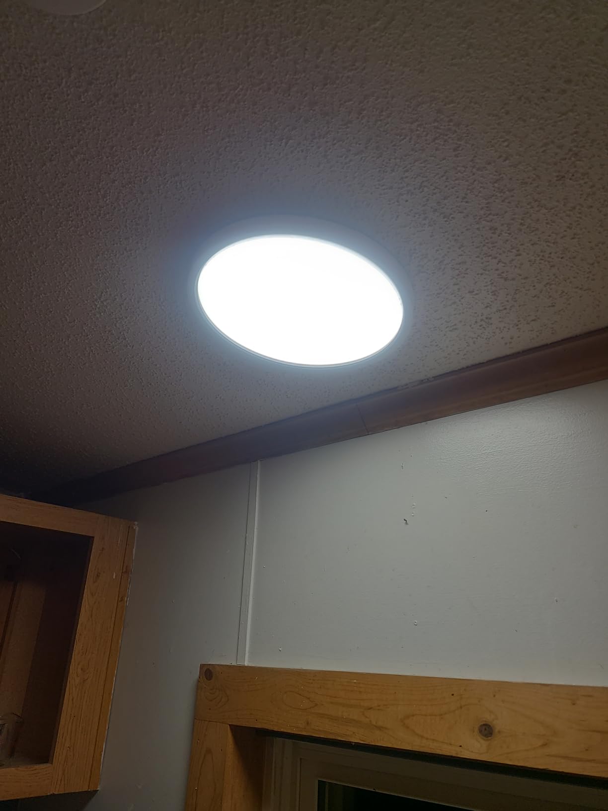 12 Inch LED Flush Mount Ceiling Light Fixture, 5000K Daylight White, 3200LM, 24W, Flat Modern Round Lighting Fixture, 240W Equivalent White Ceiling Lamp for Kitchens, Stairwells, Bedrooms.etc. customer photo 1